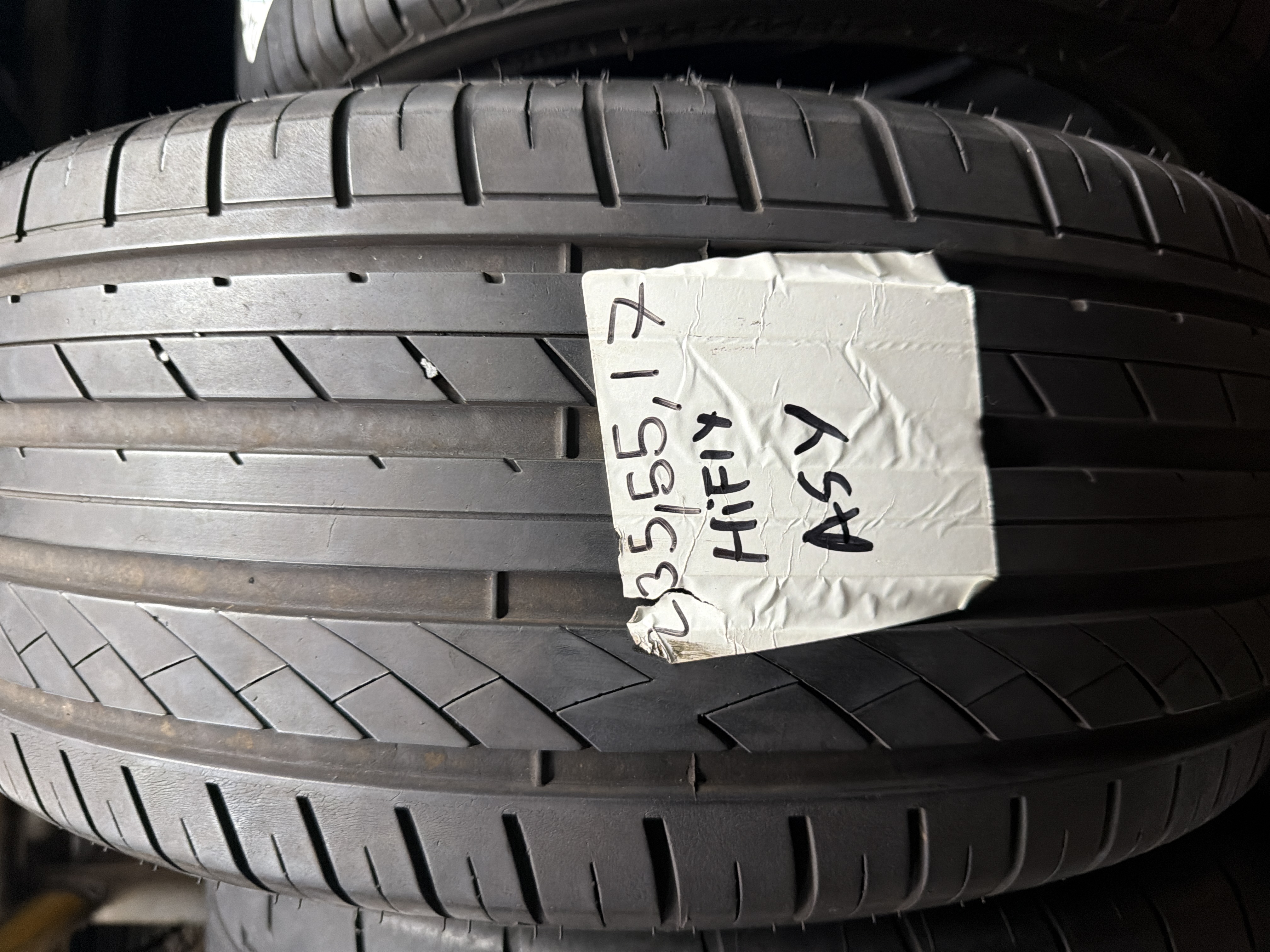 235/55R17 — Hifly HF805