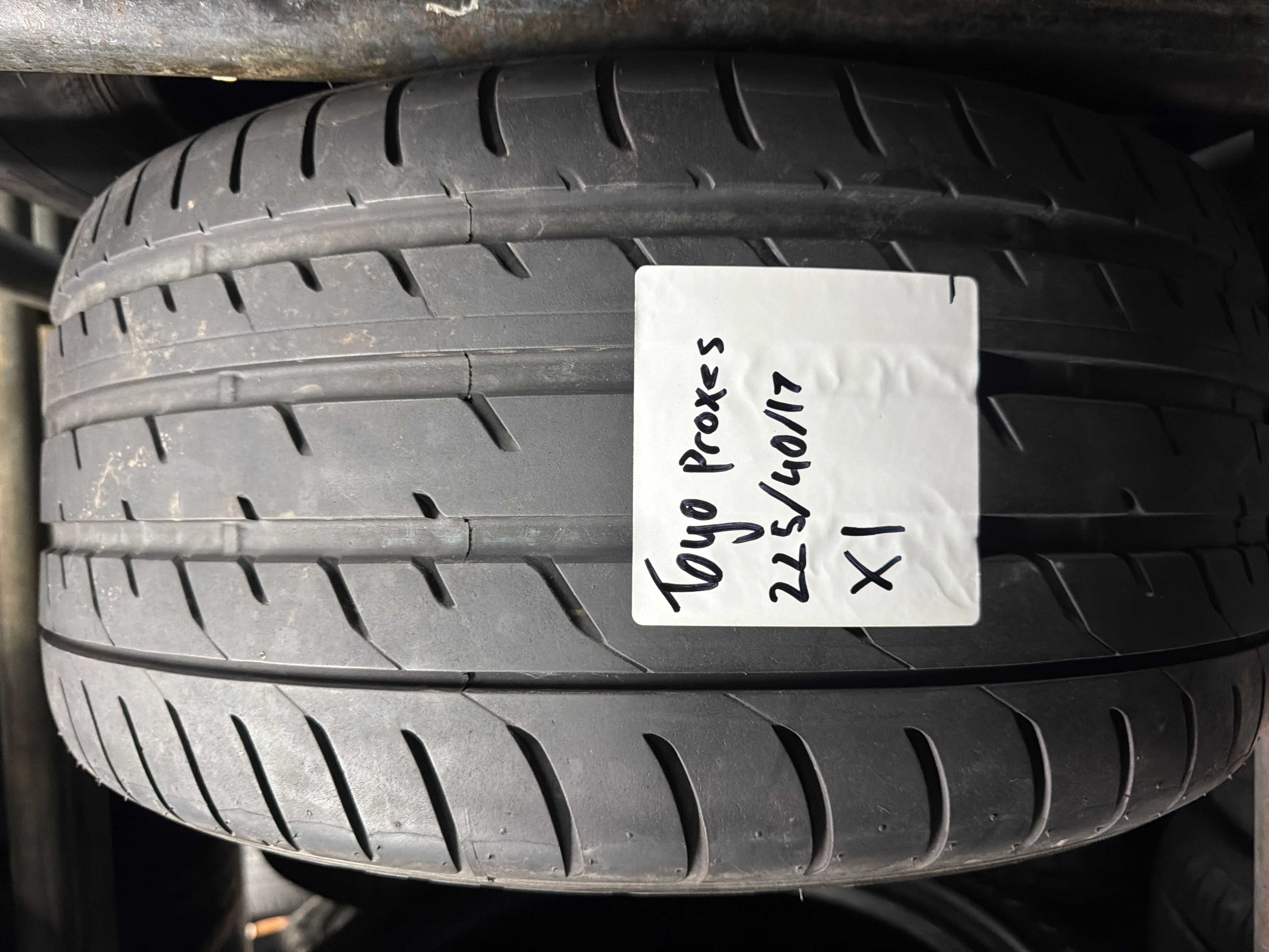 225/40R17 — Toyo Proxes