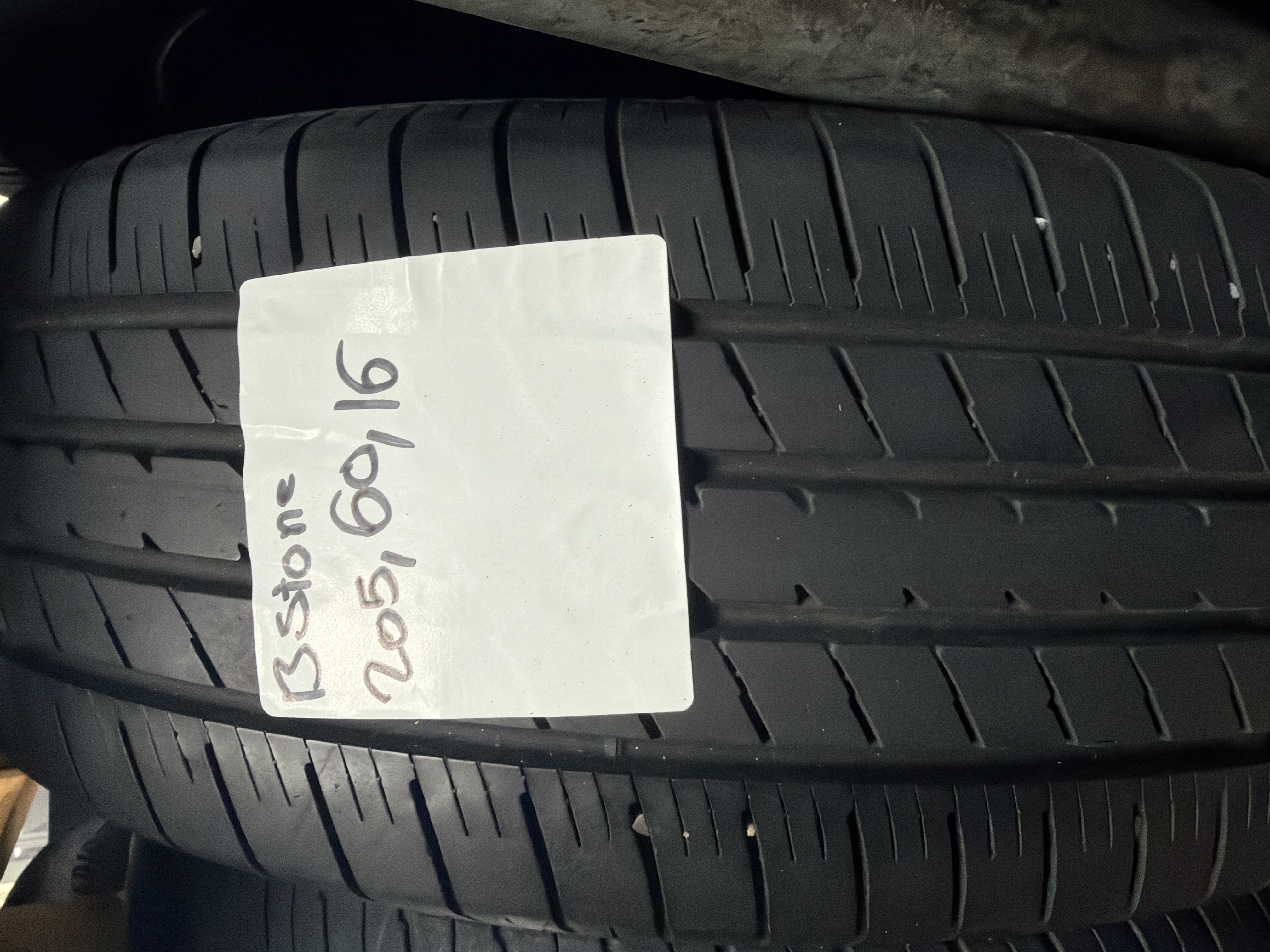 205/60R16 — Bridgestone Turanza ER33