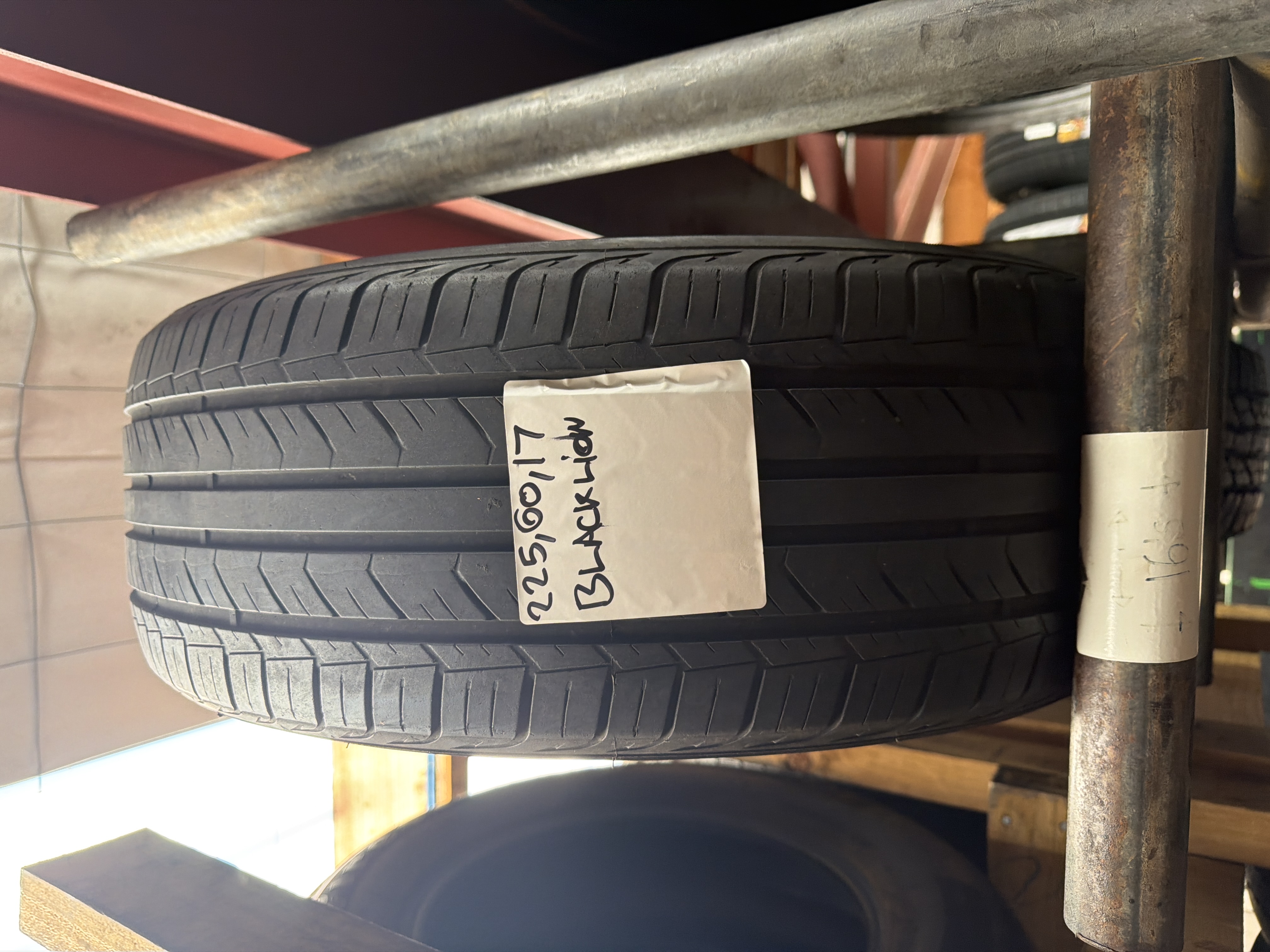 225/60R17 — Black lion Cilerrro