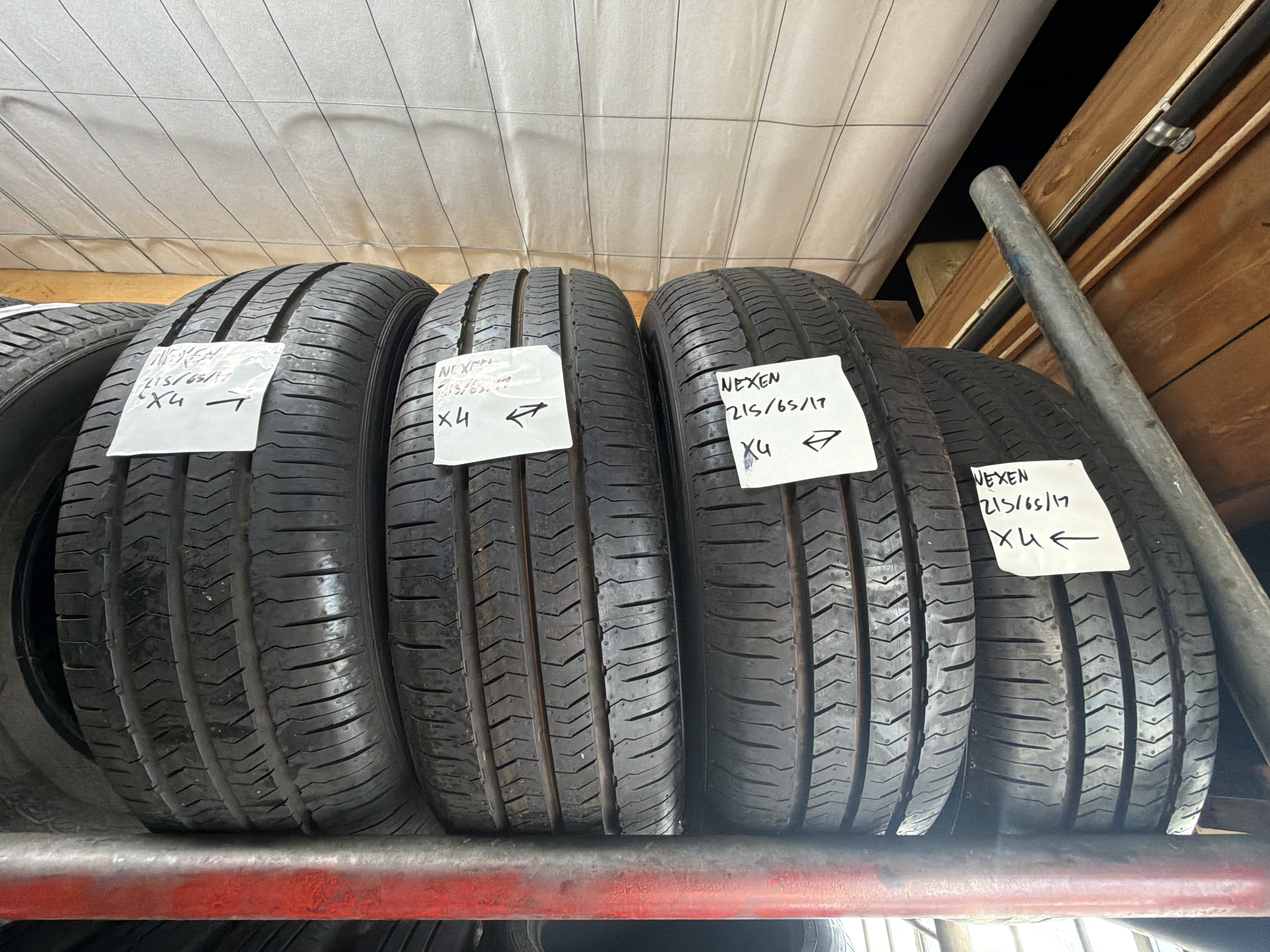 215/65R17 — Nexen Roadian CTX