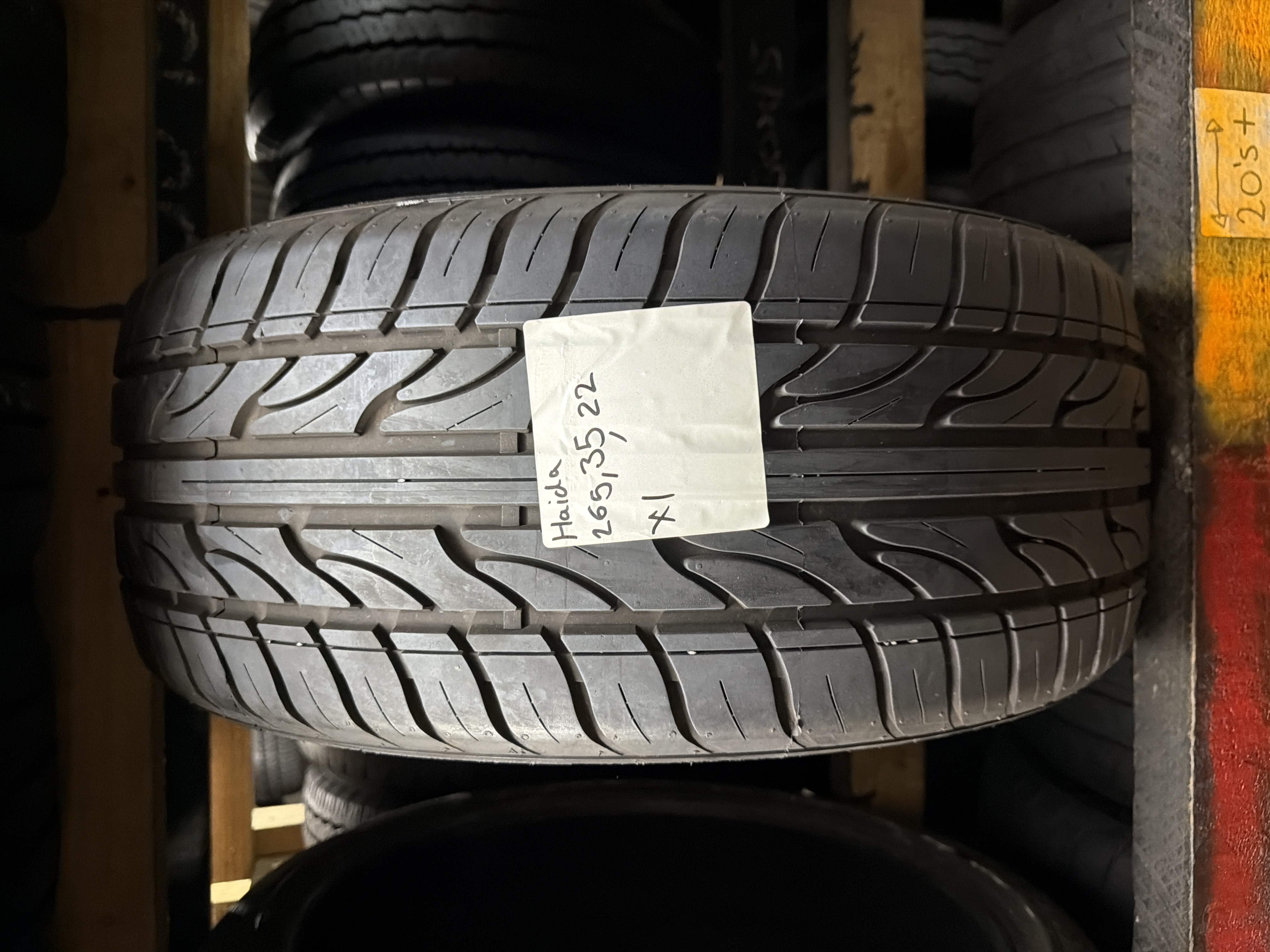 265/35R22 — Haida HD921