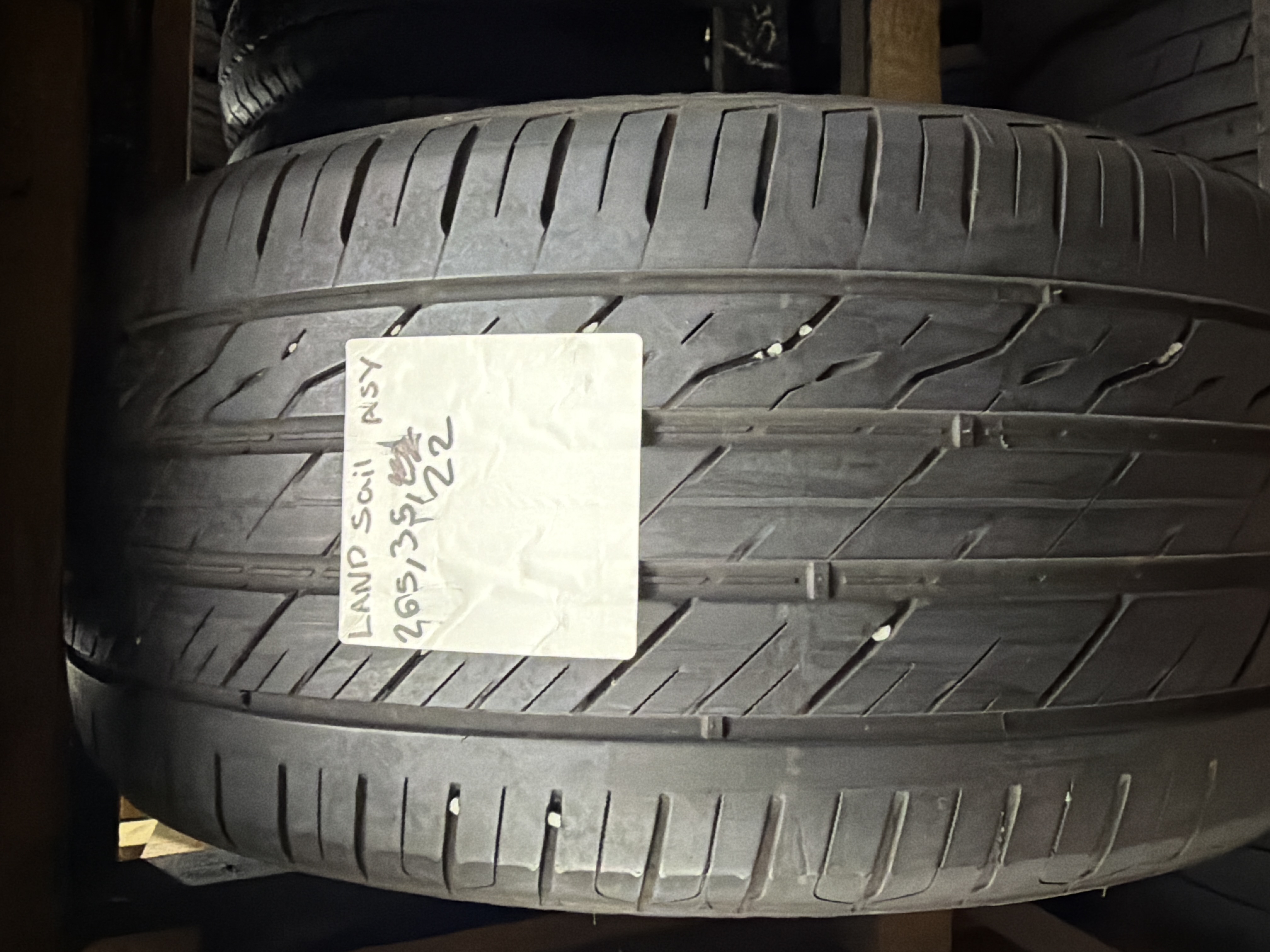 265/35R22 — Landsail LS588