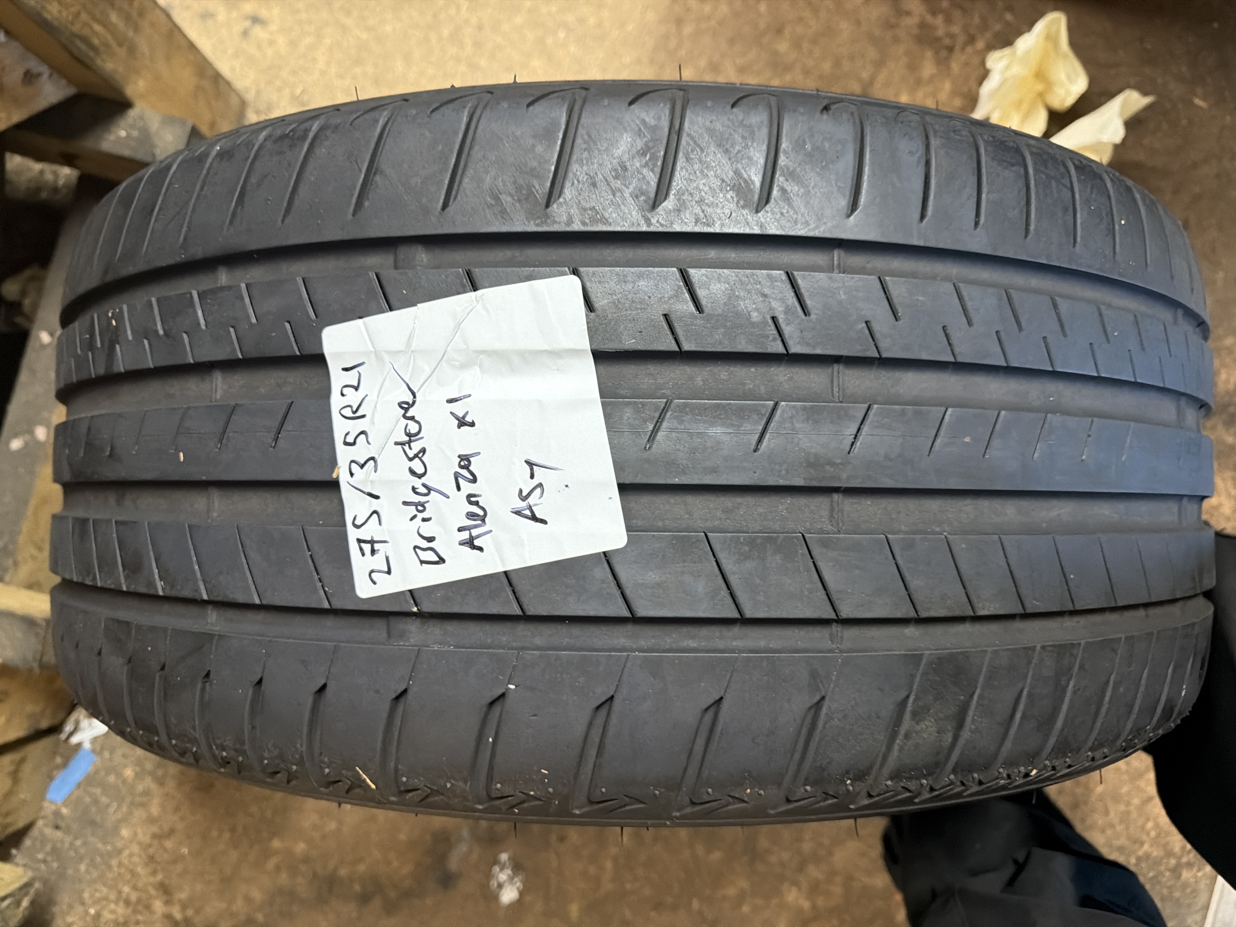 275/35R21 — Bridgestone Alenza