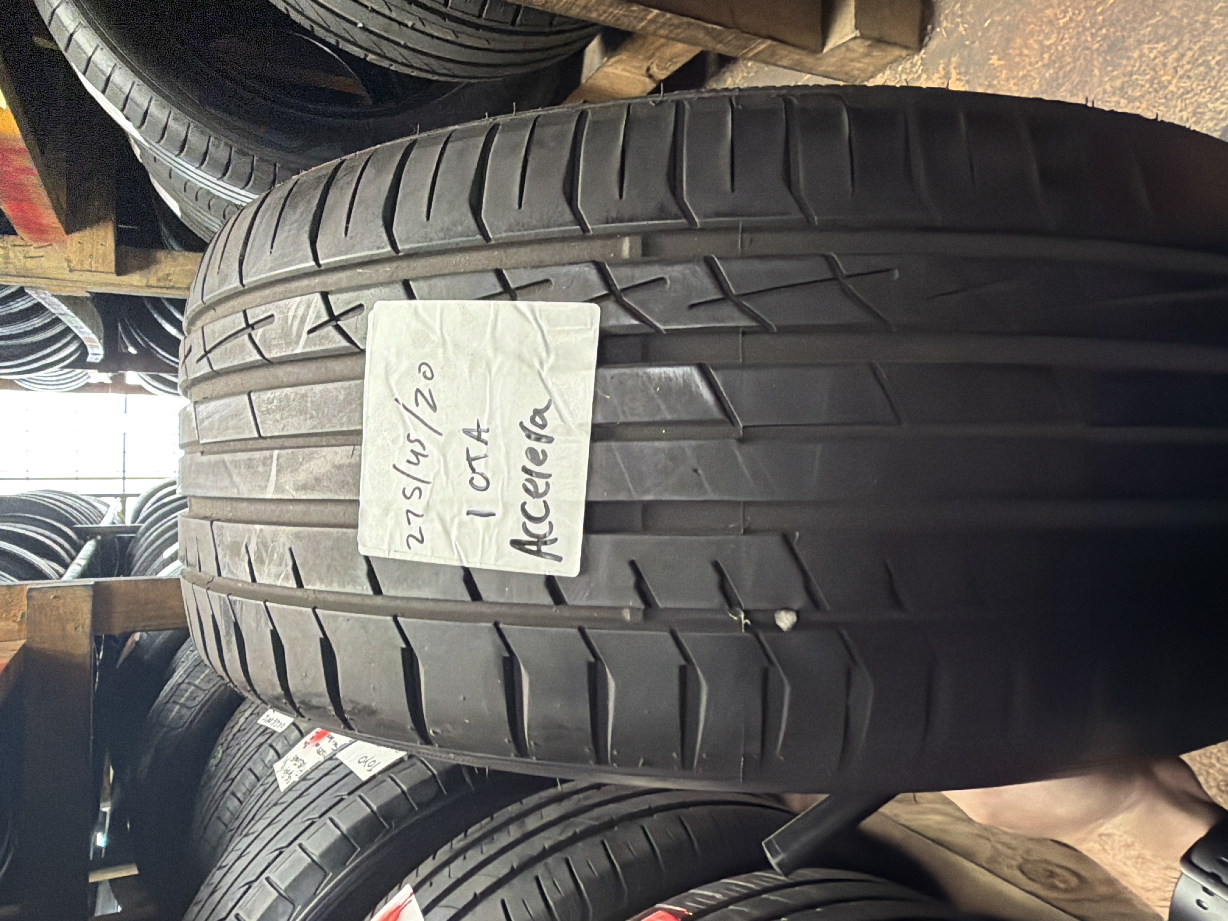 275/45R20 — Accelera ST68