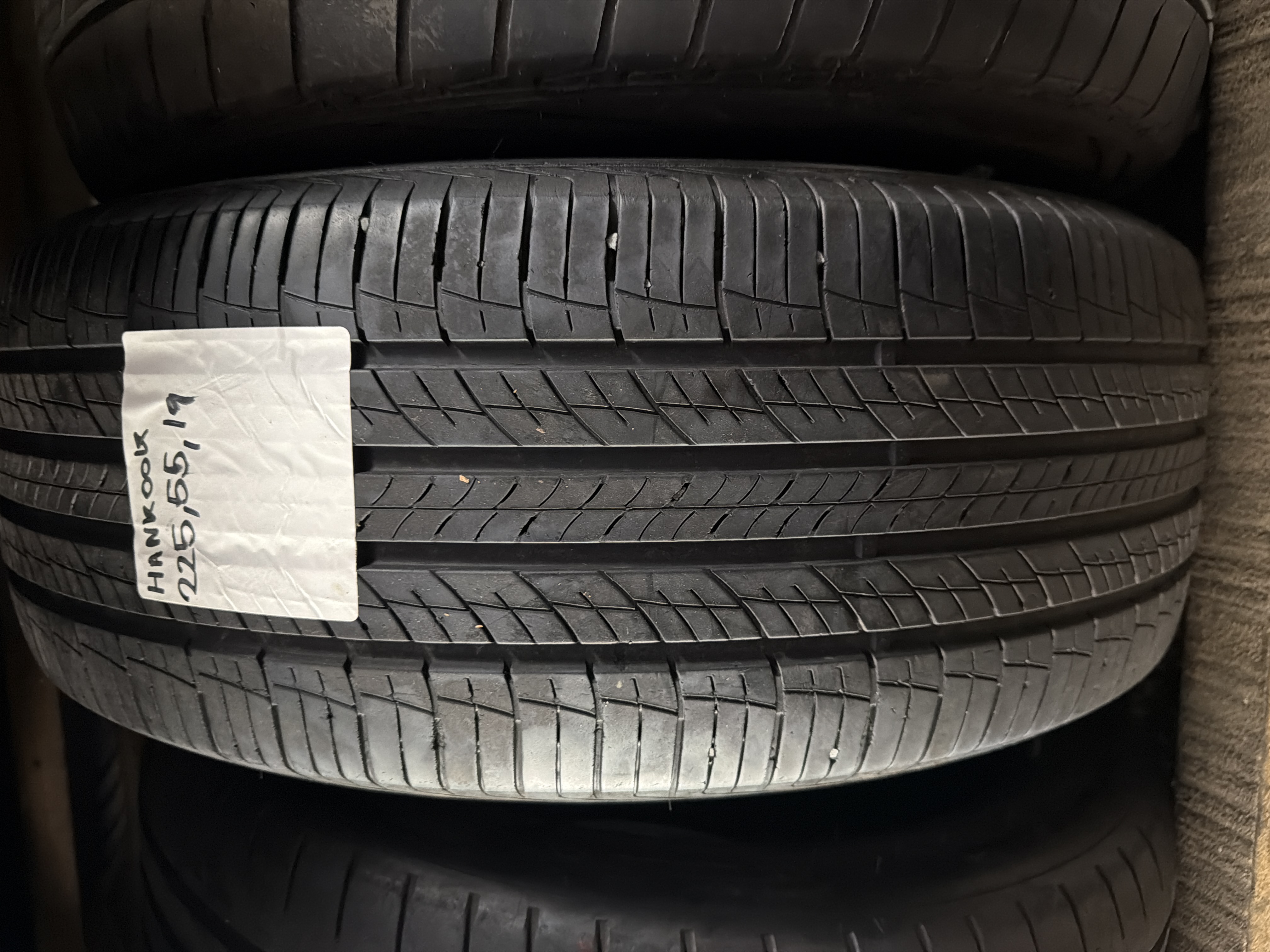 225/55R19 — Hankook Dyna pro
