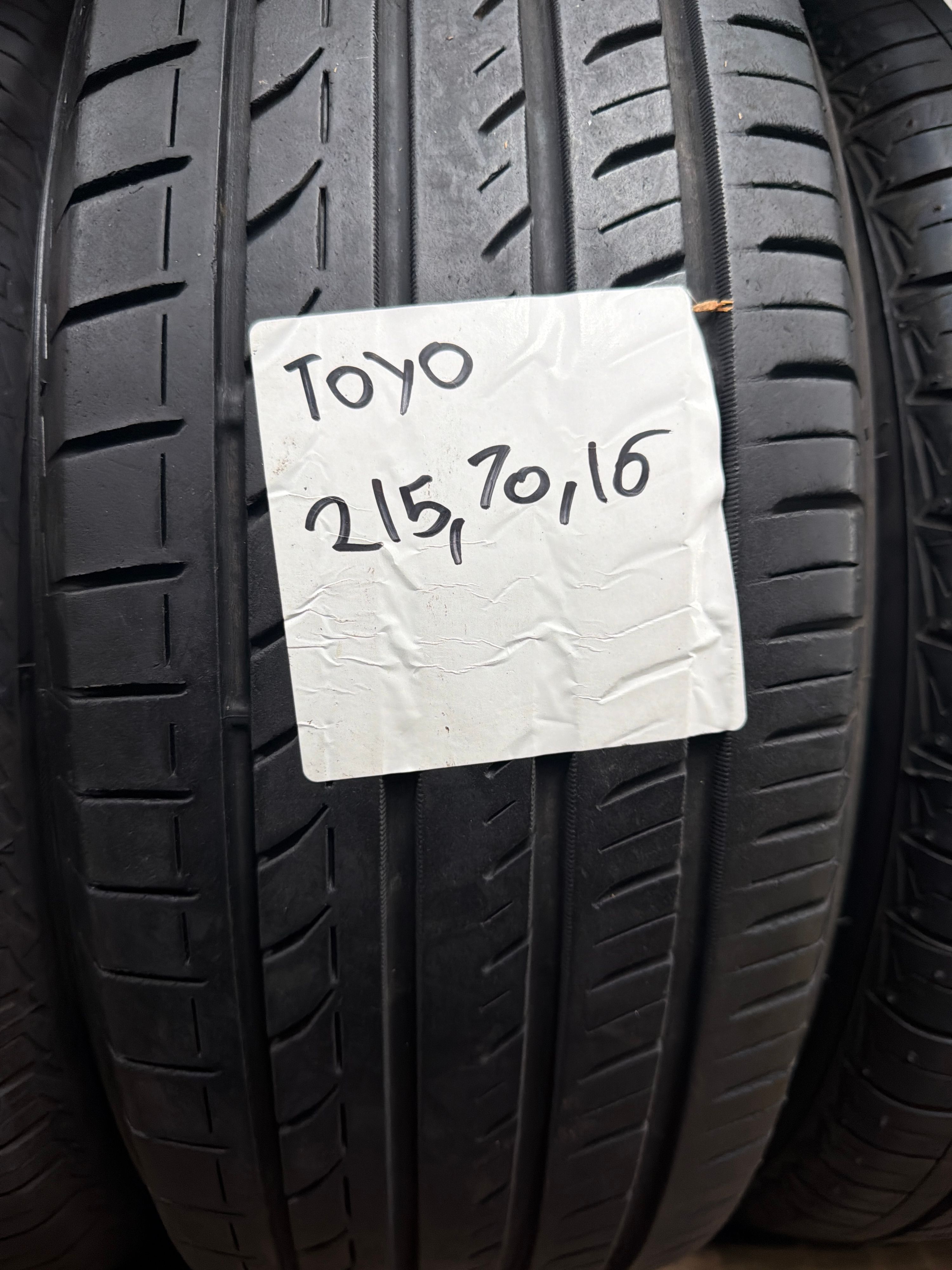 215/70R16 — Toyo Proxes