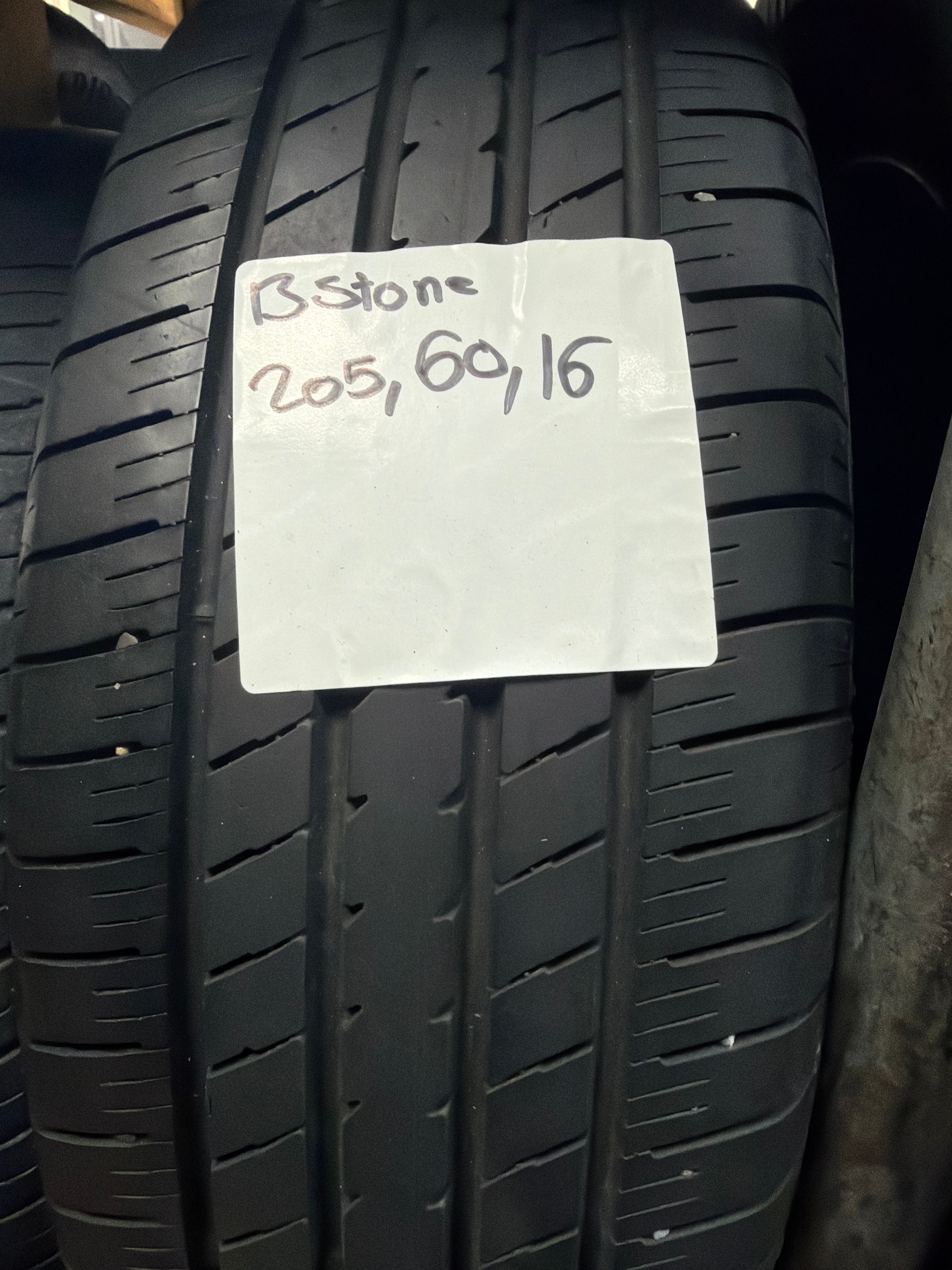 205/60R16 — Bridgestone Turanza ER33