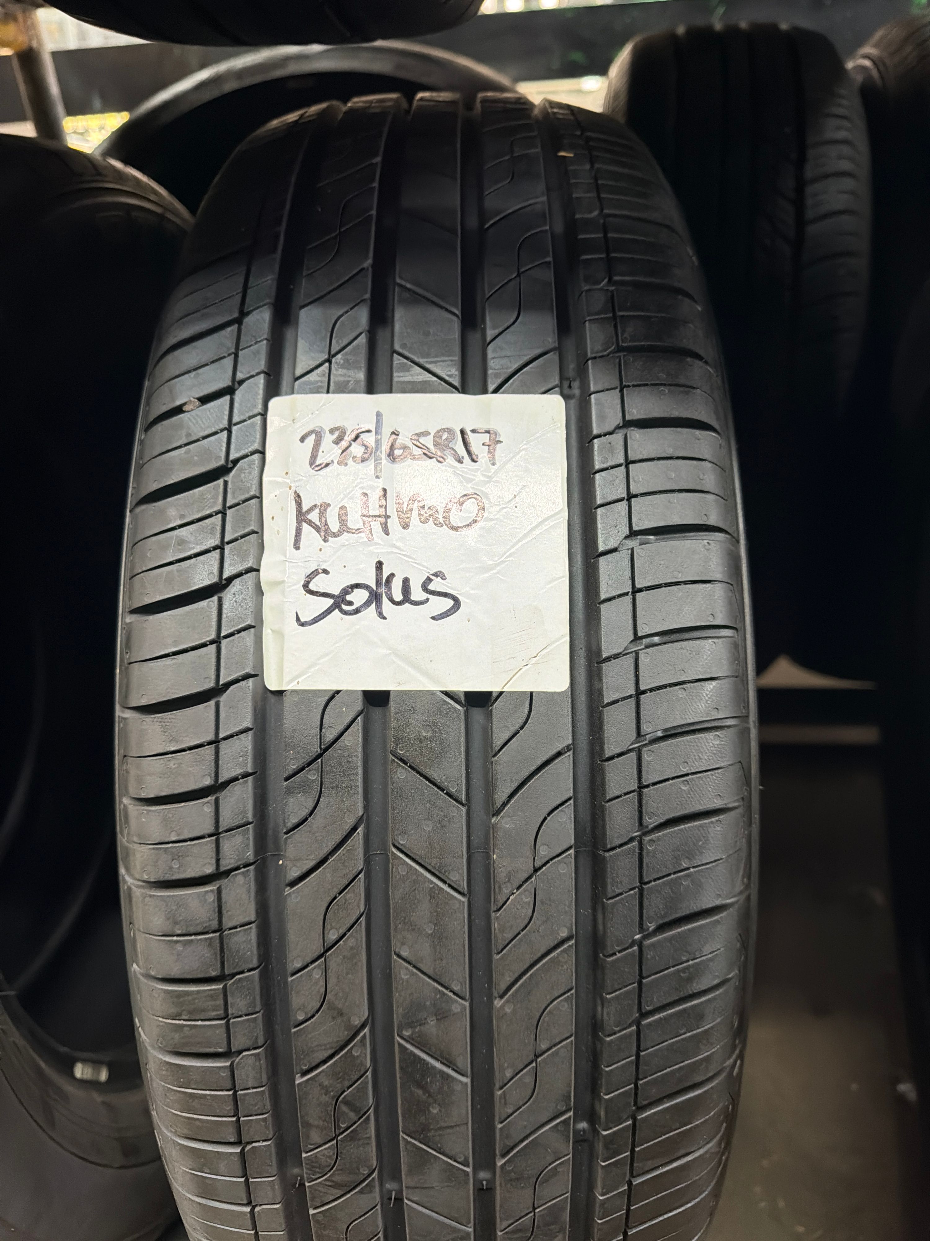 Kumho 235/65/17