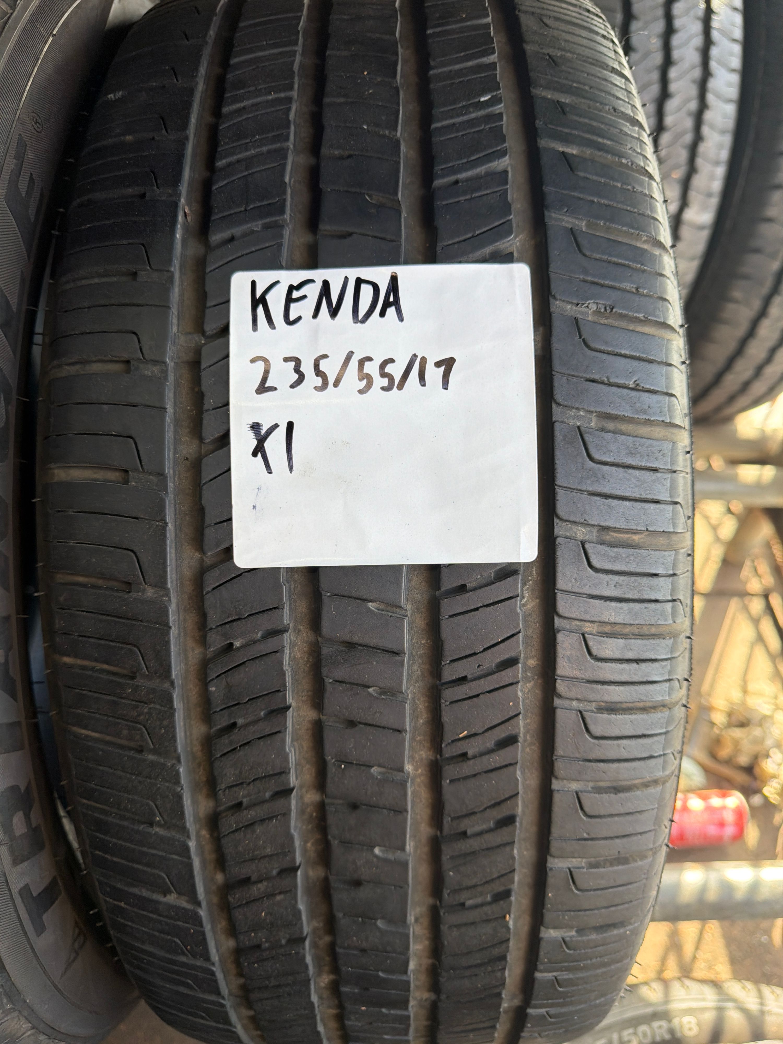 235/55R17 — Kenda Kenetica Touring A/S