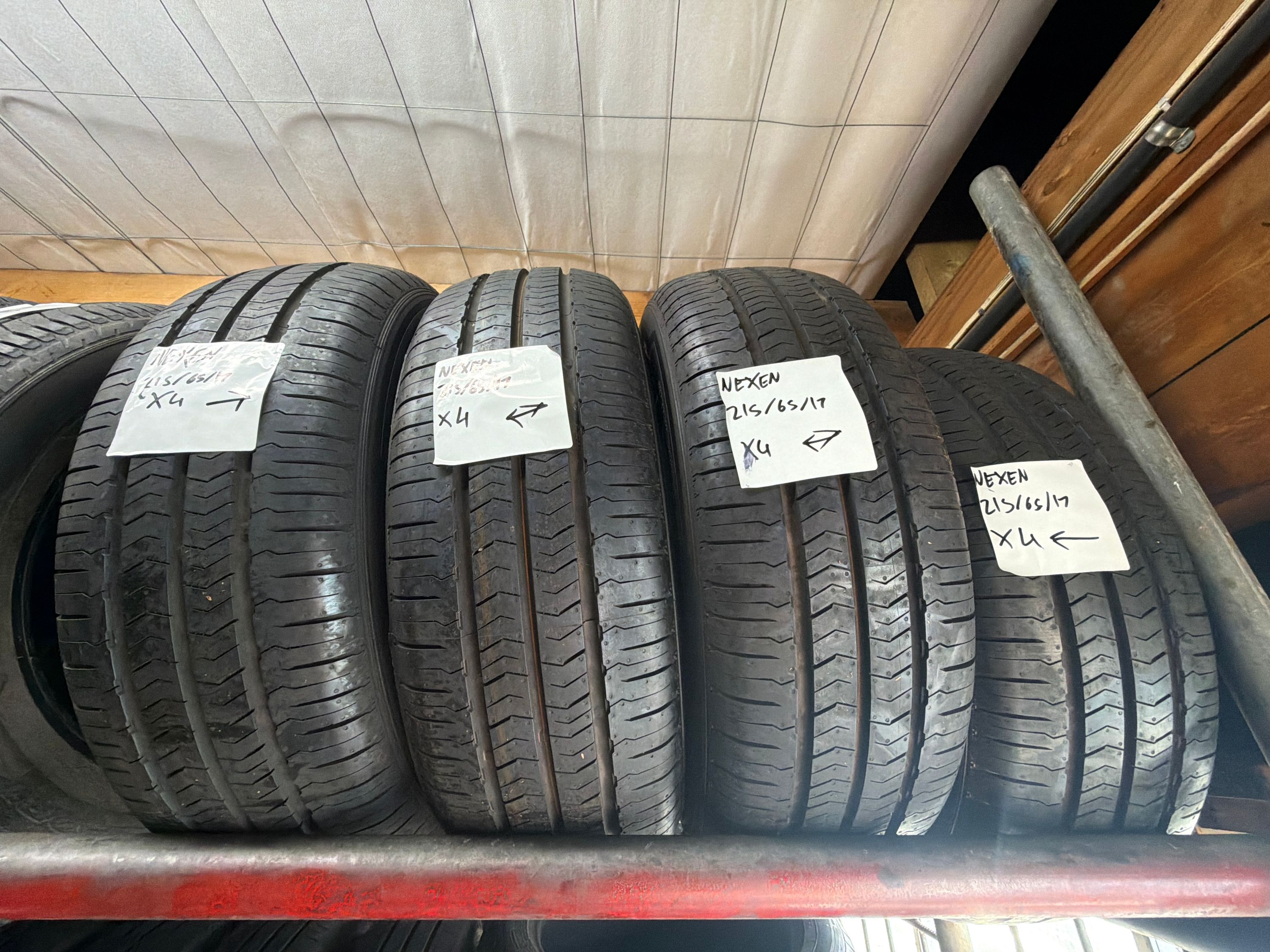 215/65R17 — Nexen Roadian CTX