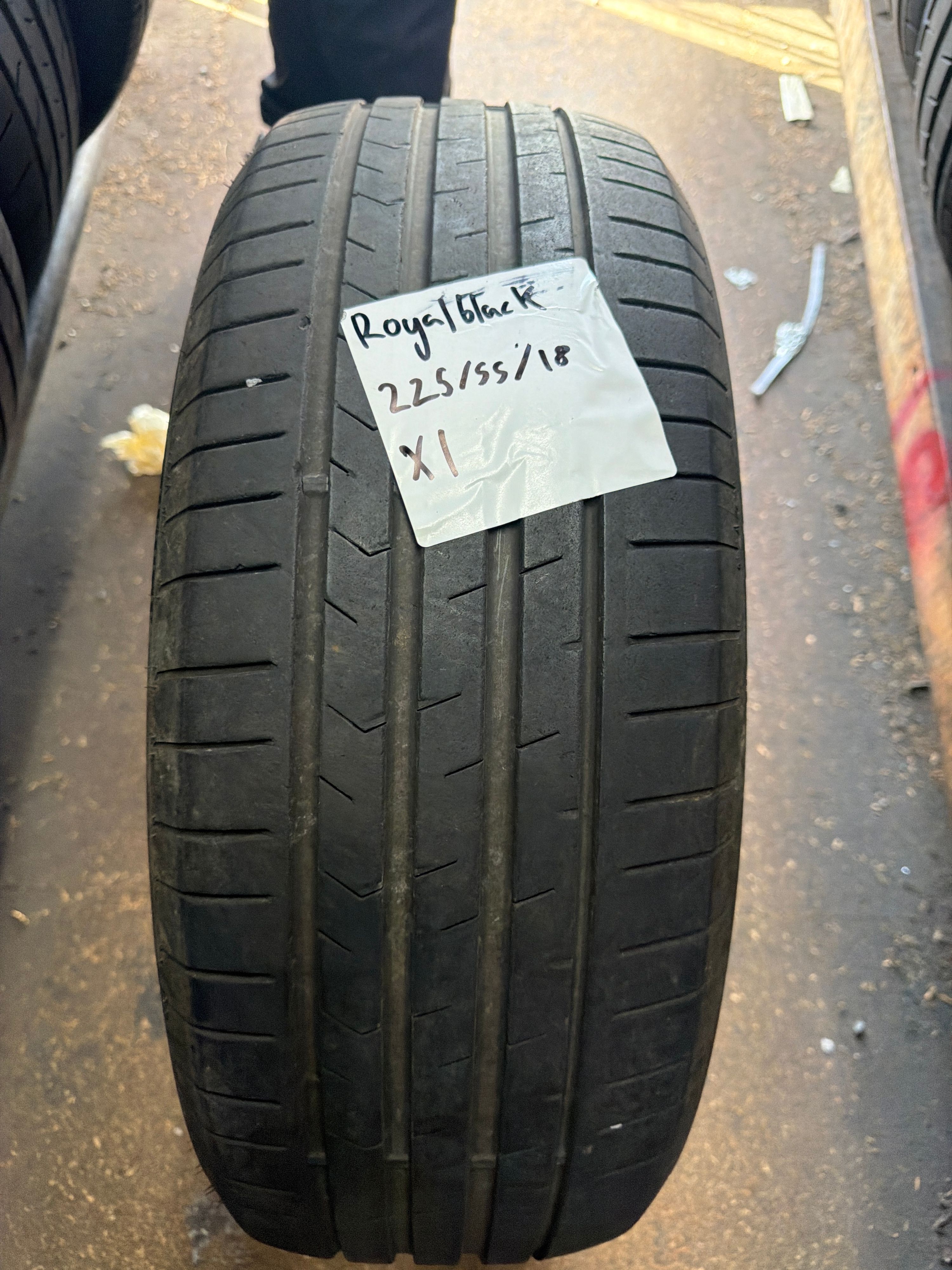 225/55R18 — Royal Black Royal Explorer
