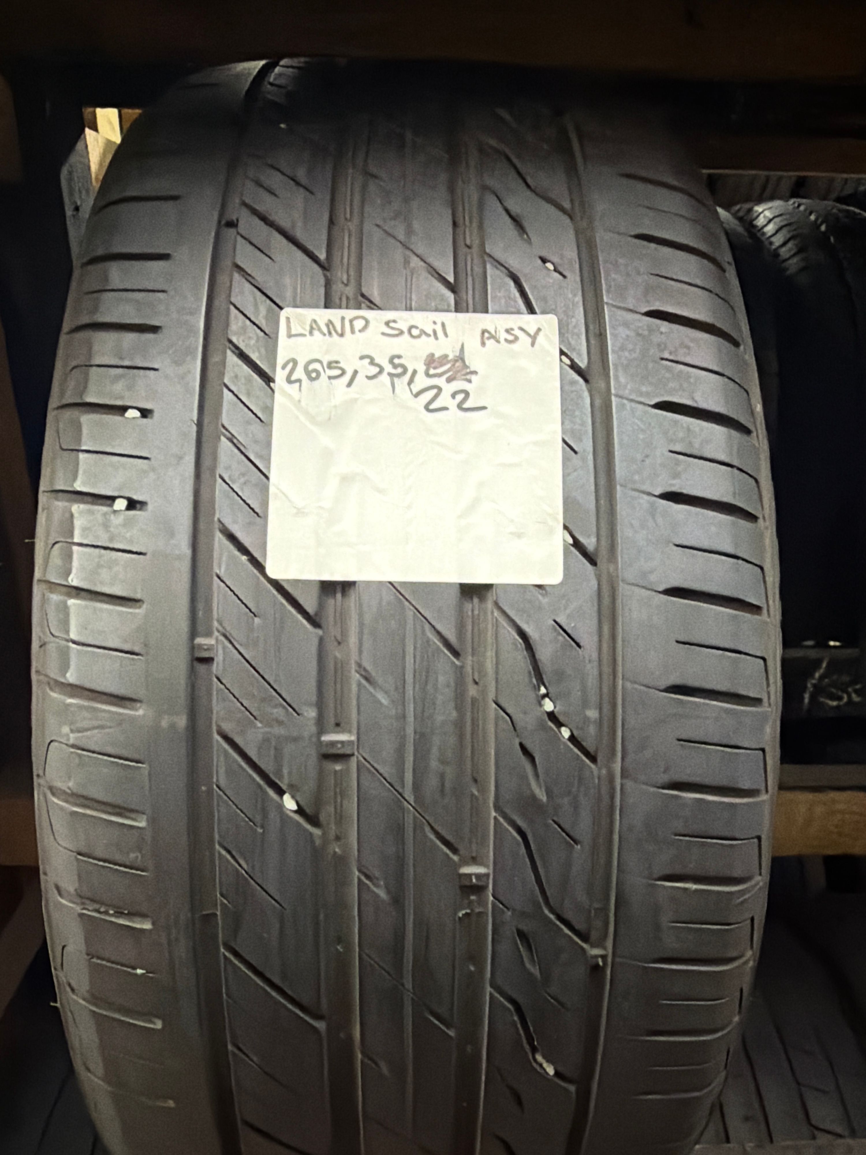265/35R22 — Landsail LS588