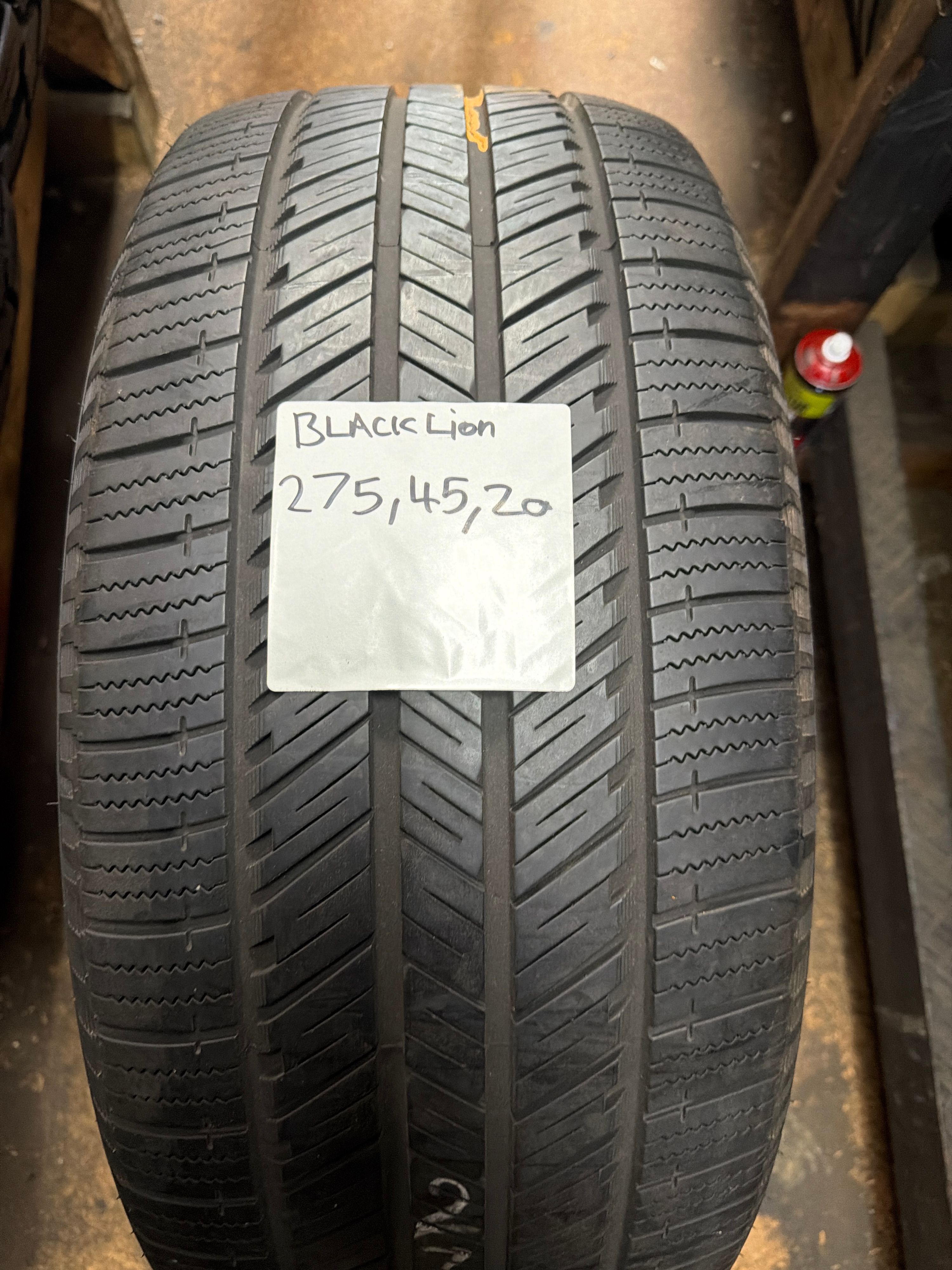275/45R20 — Blacklion Voracio HT