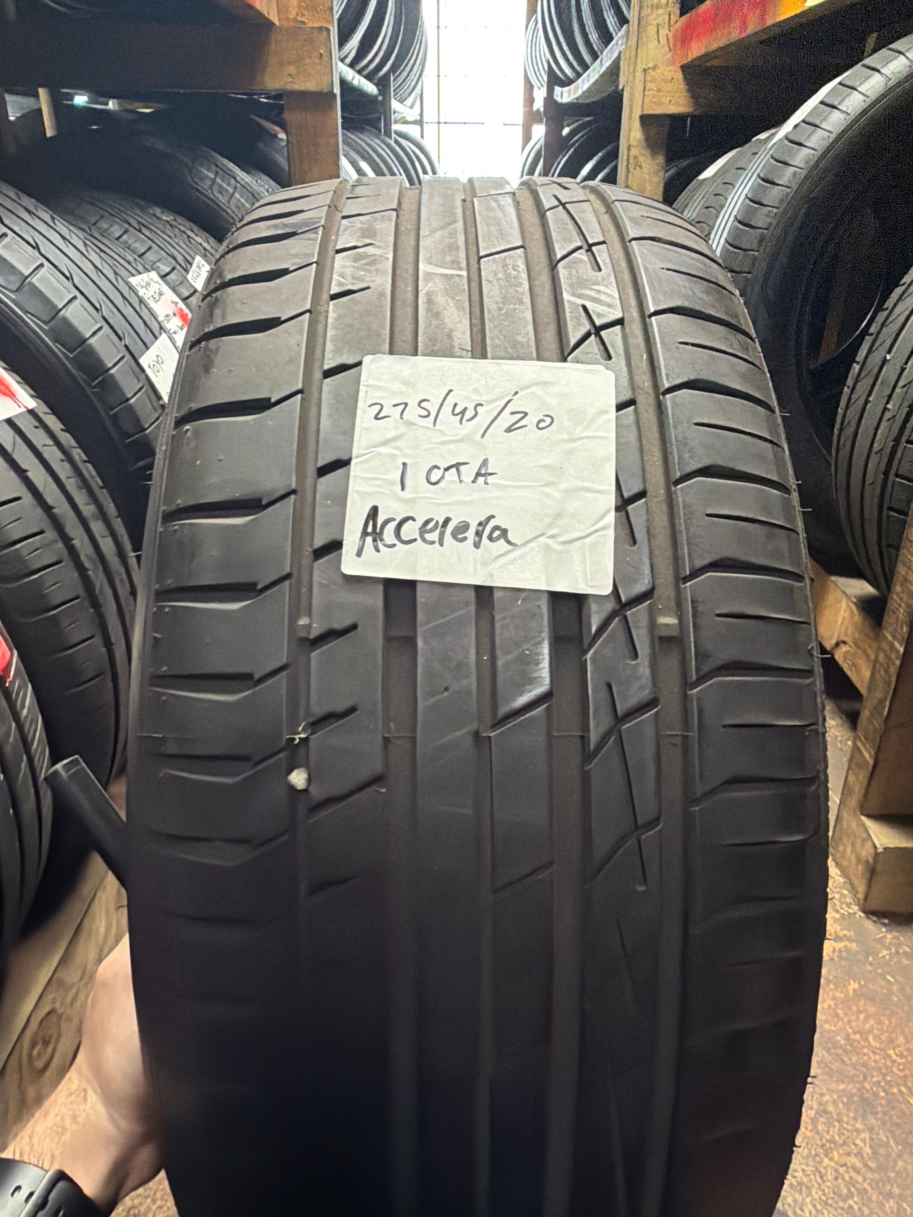 275/45R20 — Accelera ST68