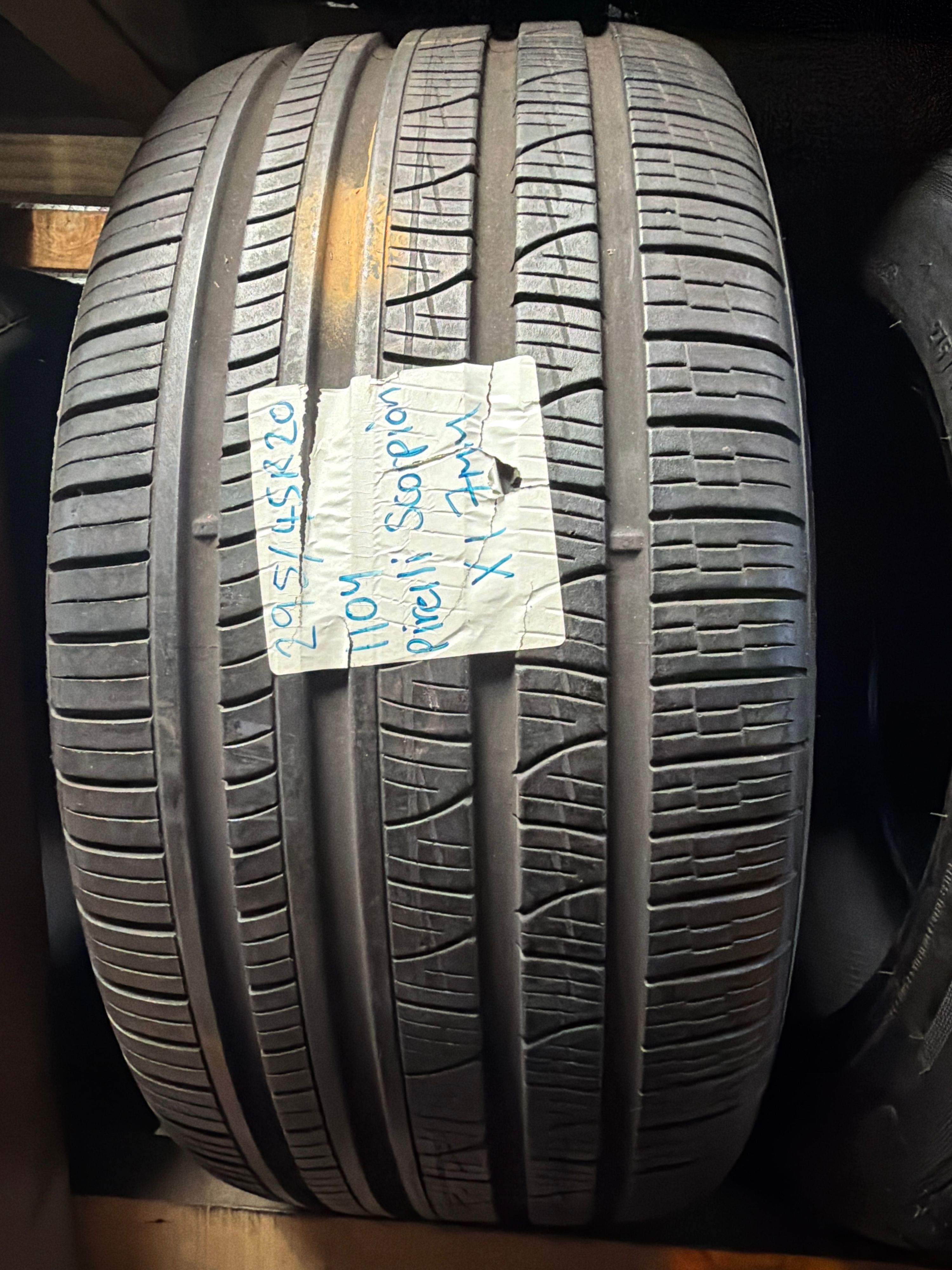 295/45R20 — Pirelli Scorpion