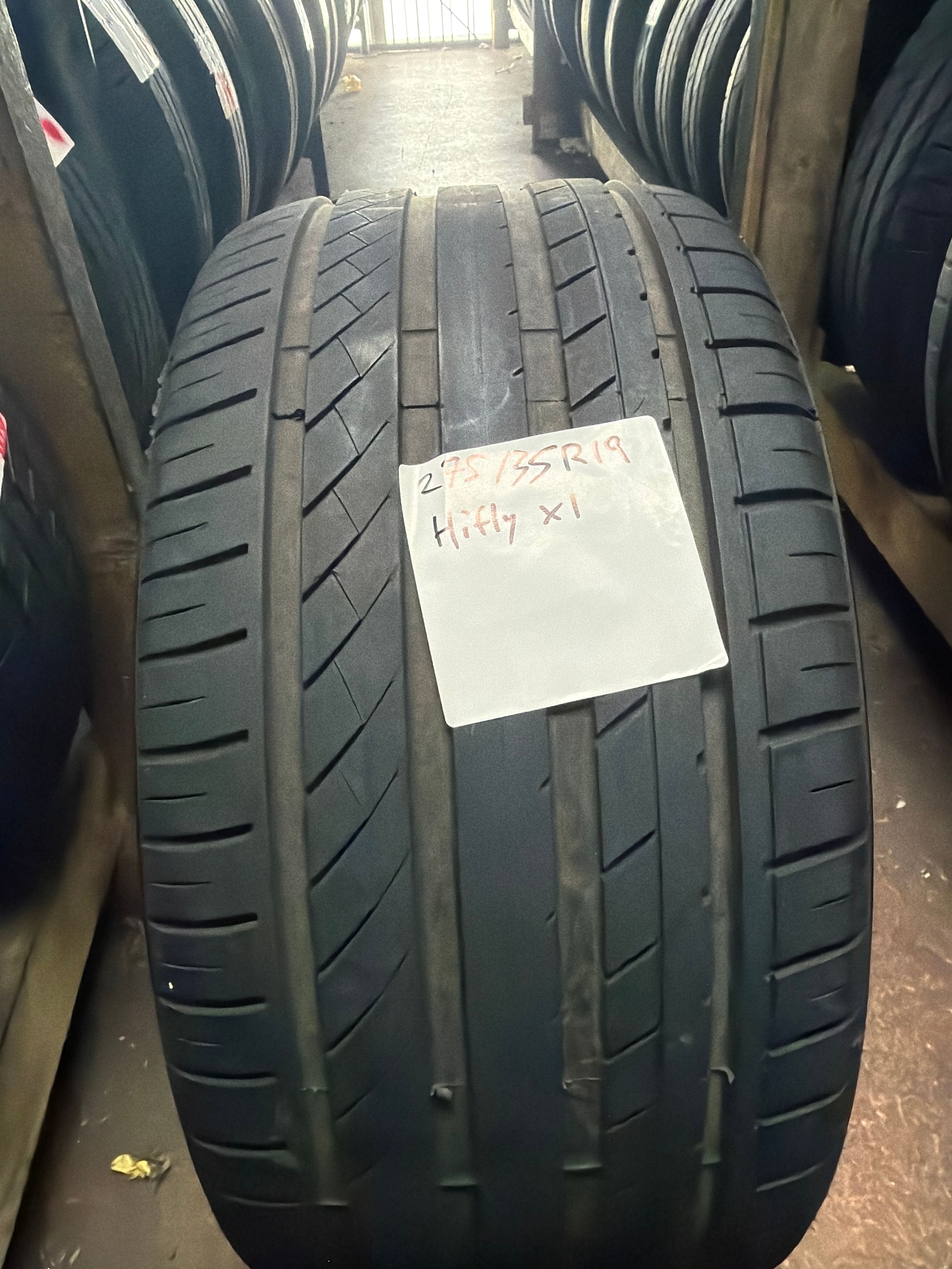 275/35R19 — Hifly HF805