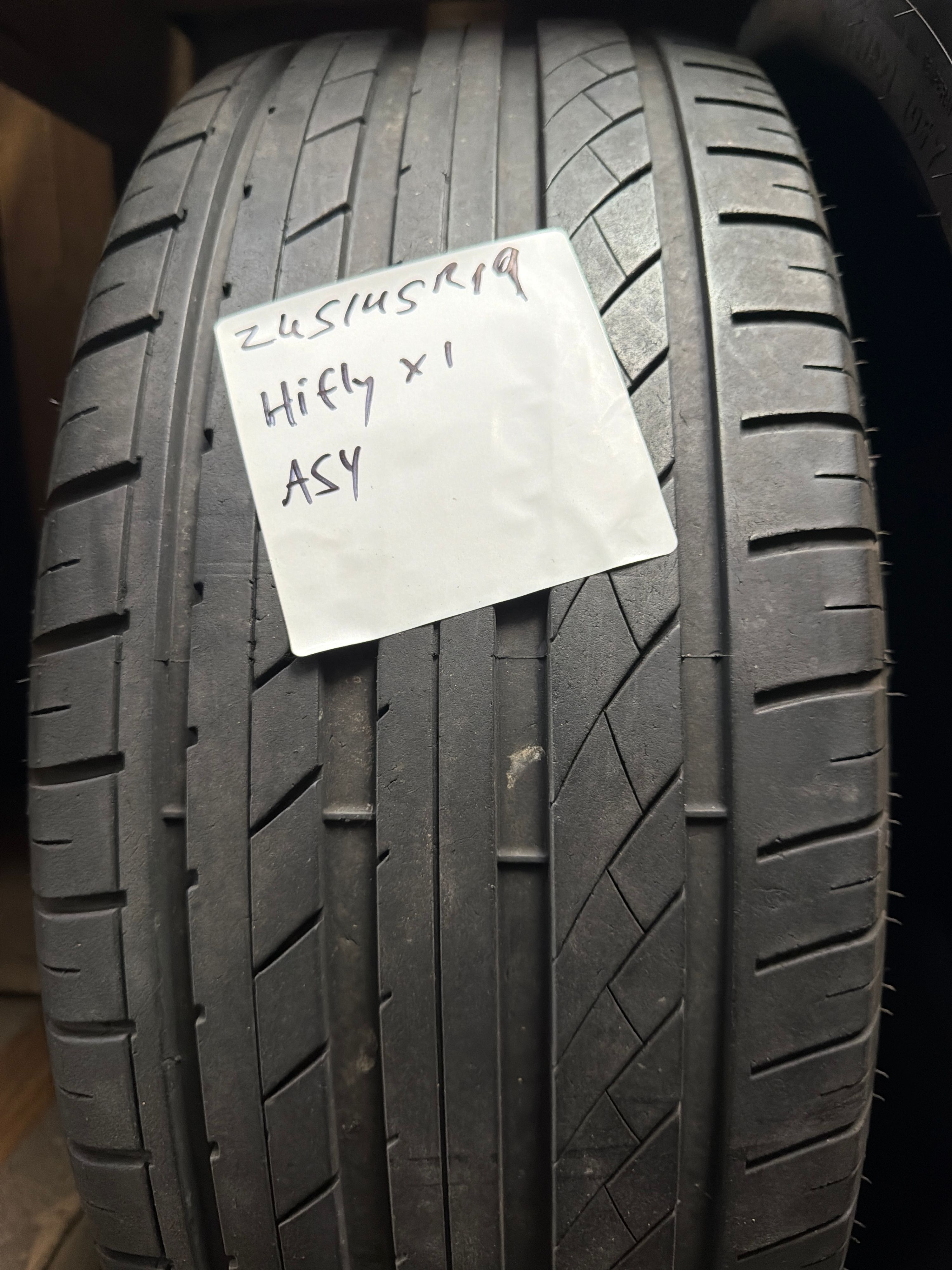 245/45R19 — Hifly HF805