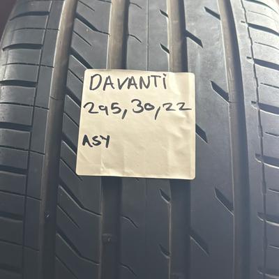 295/30R22 — Davanti DX640