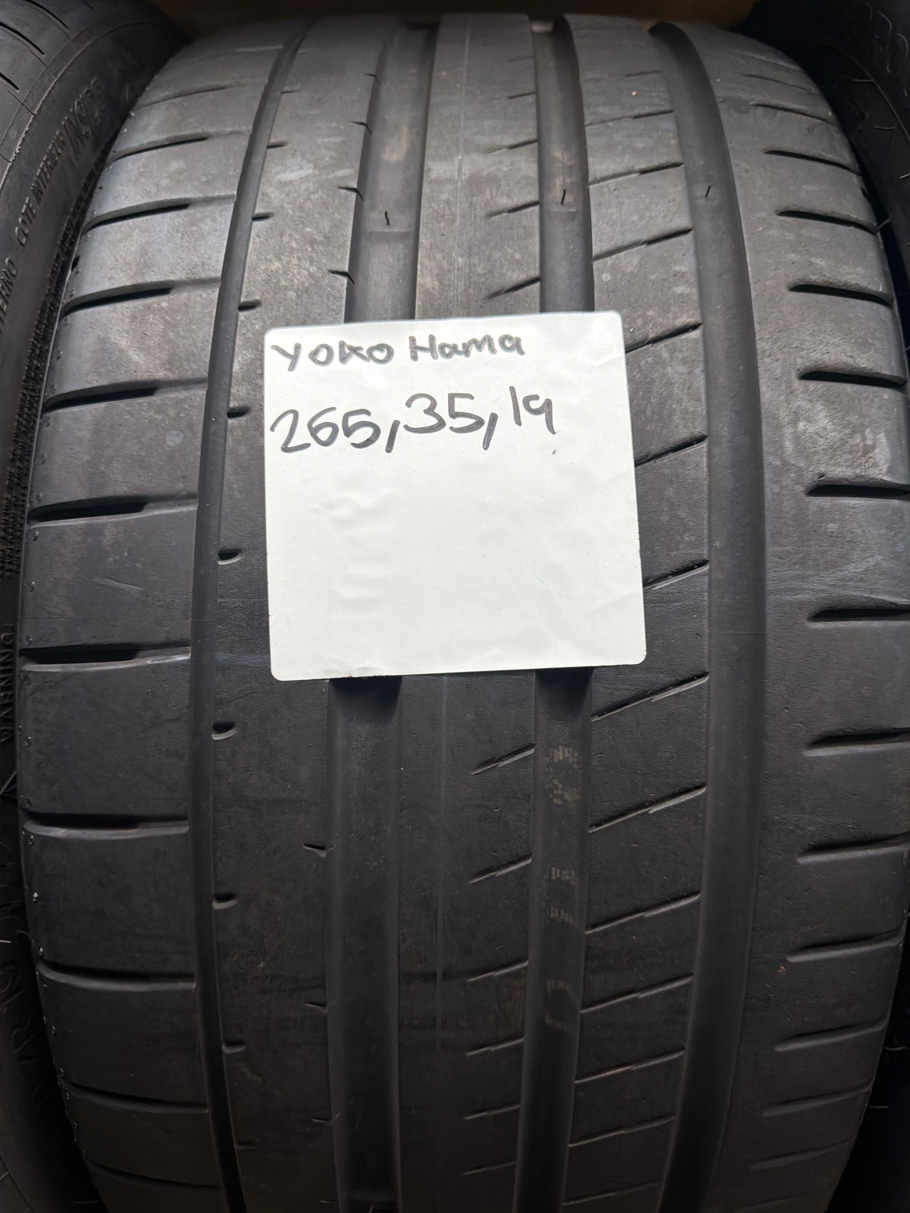 265/35R19 — Yokohama Advan Sport V107