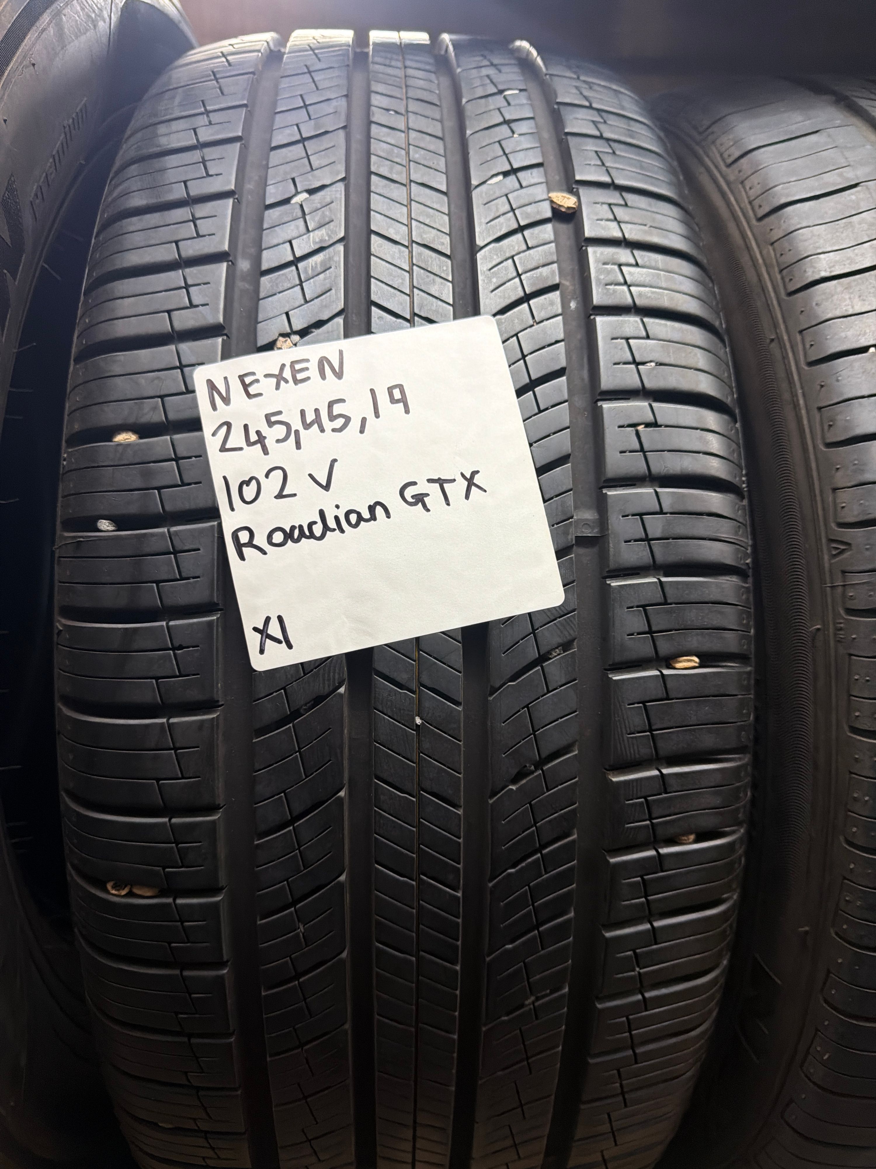 245/45R19 — Nexen Roadian GTX