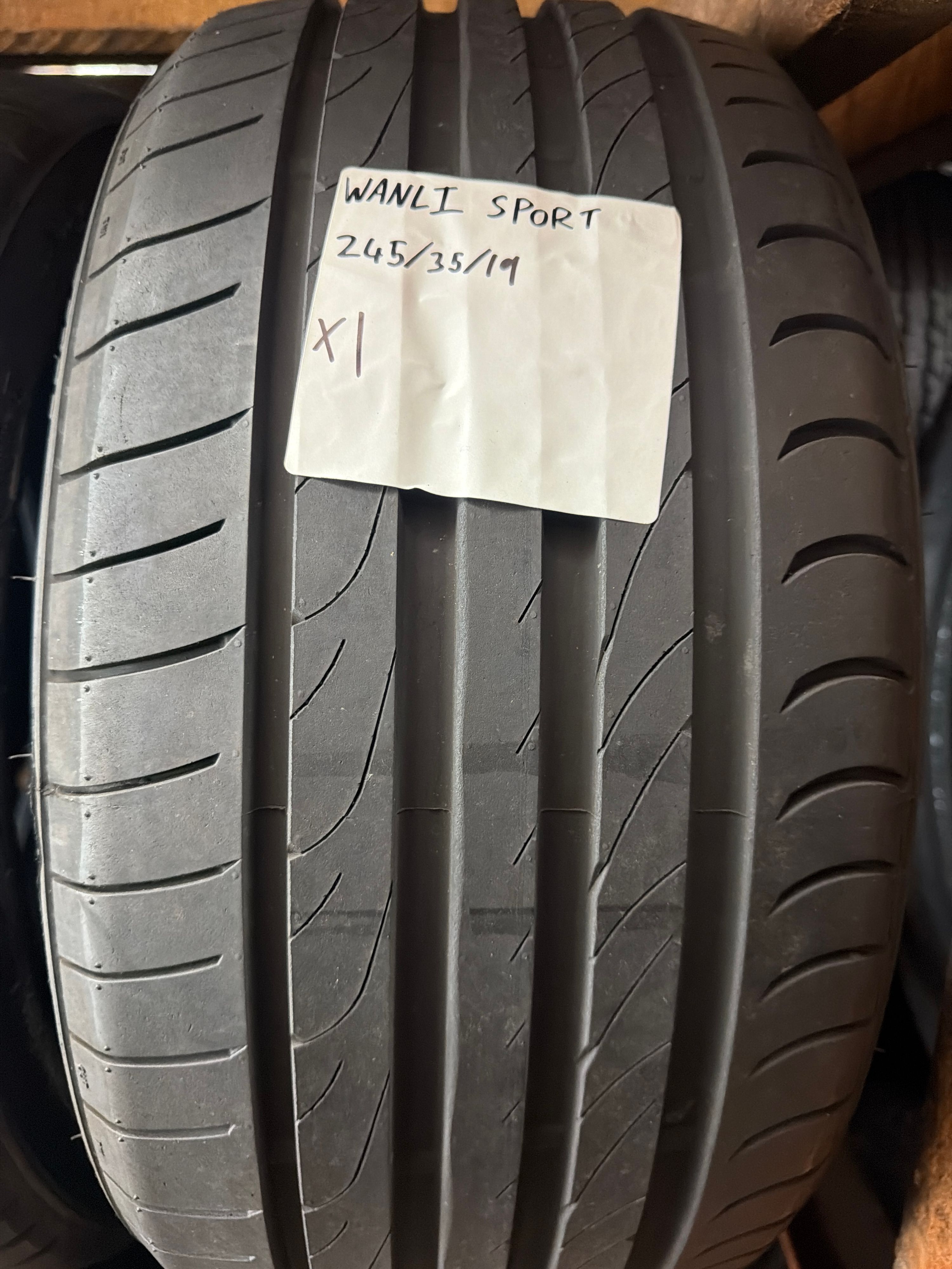 245/35R19 — Wanli SA302