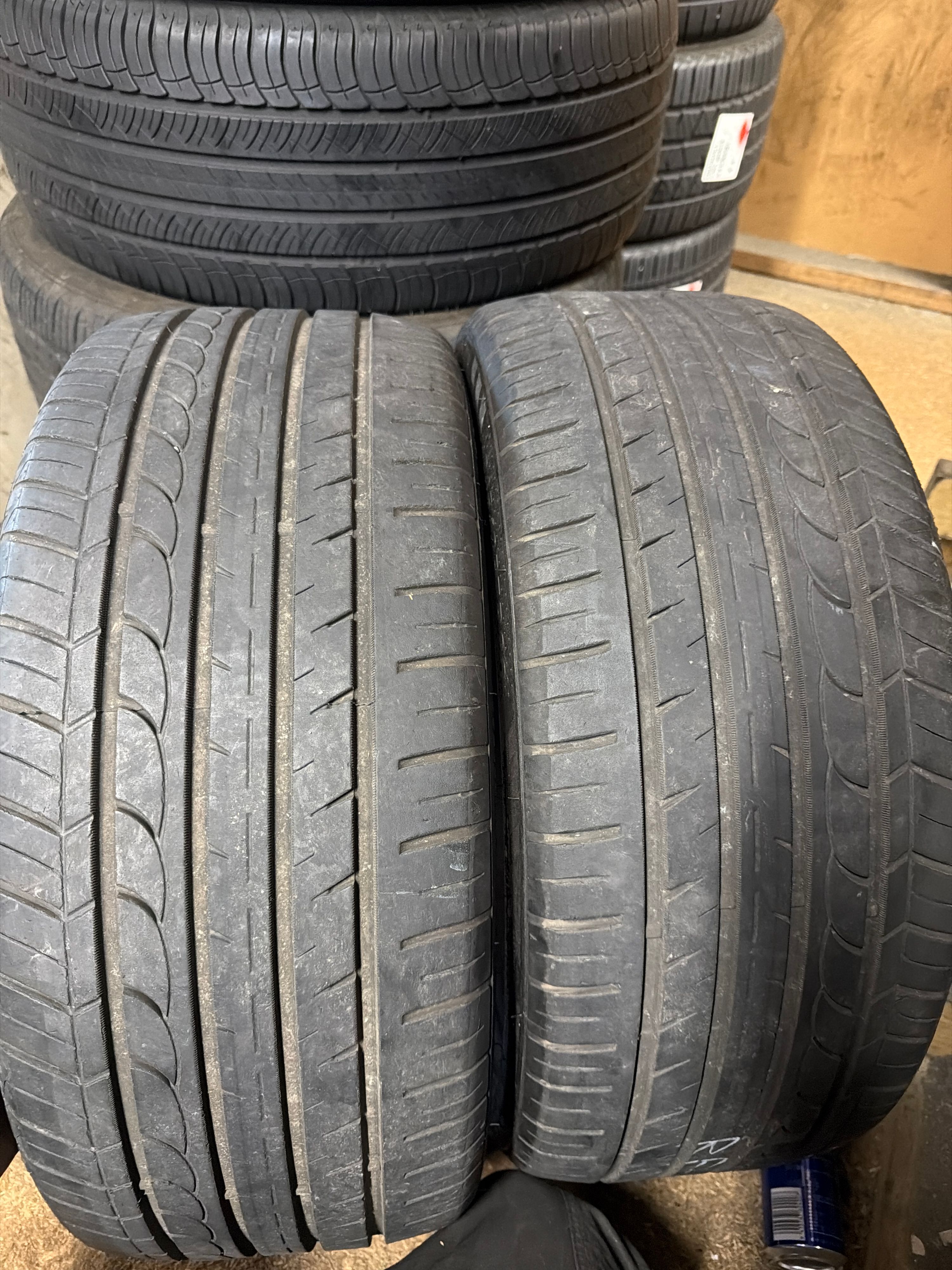 245/35R20 — Black hawk Street h