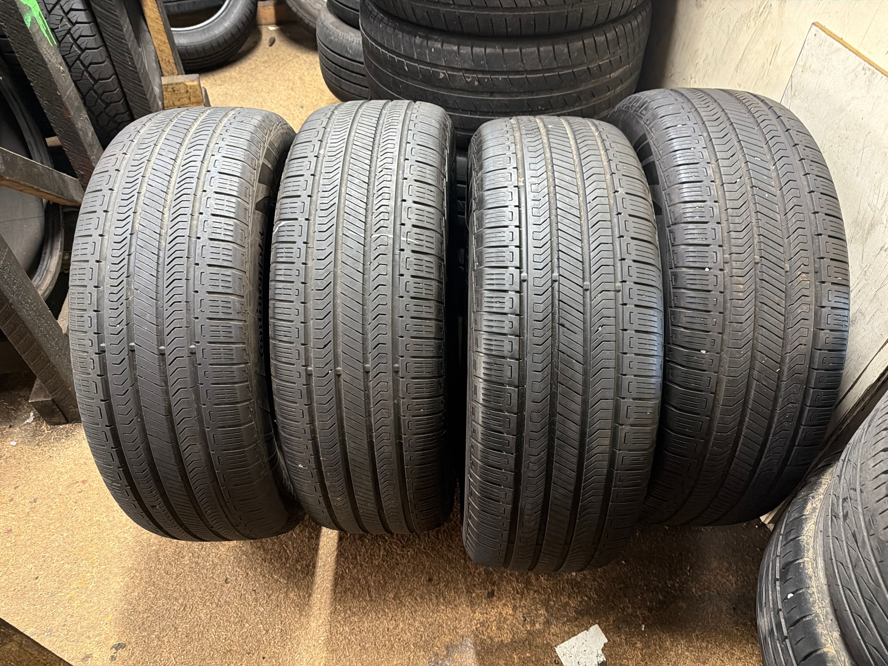 265/65R18 — continental CrossContact RX
