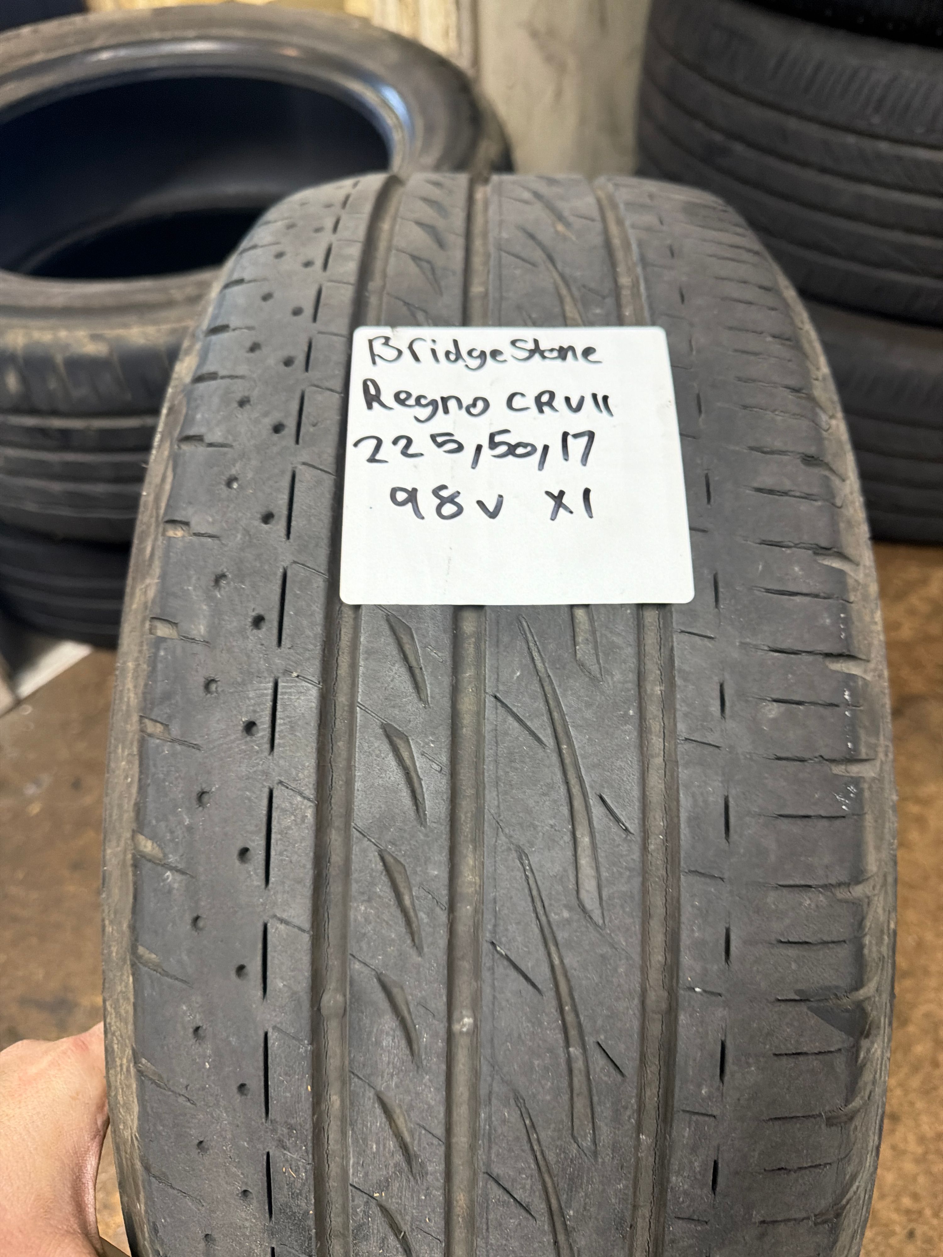 225/50R17 — Bridgestone Regno crvII