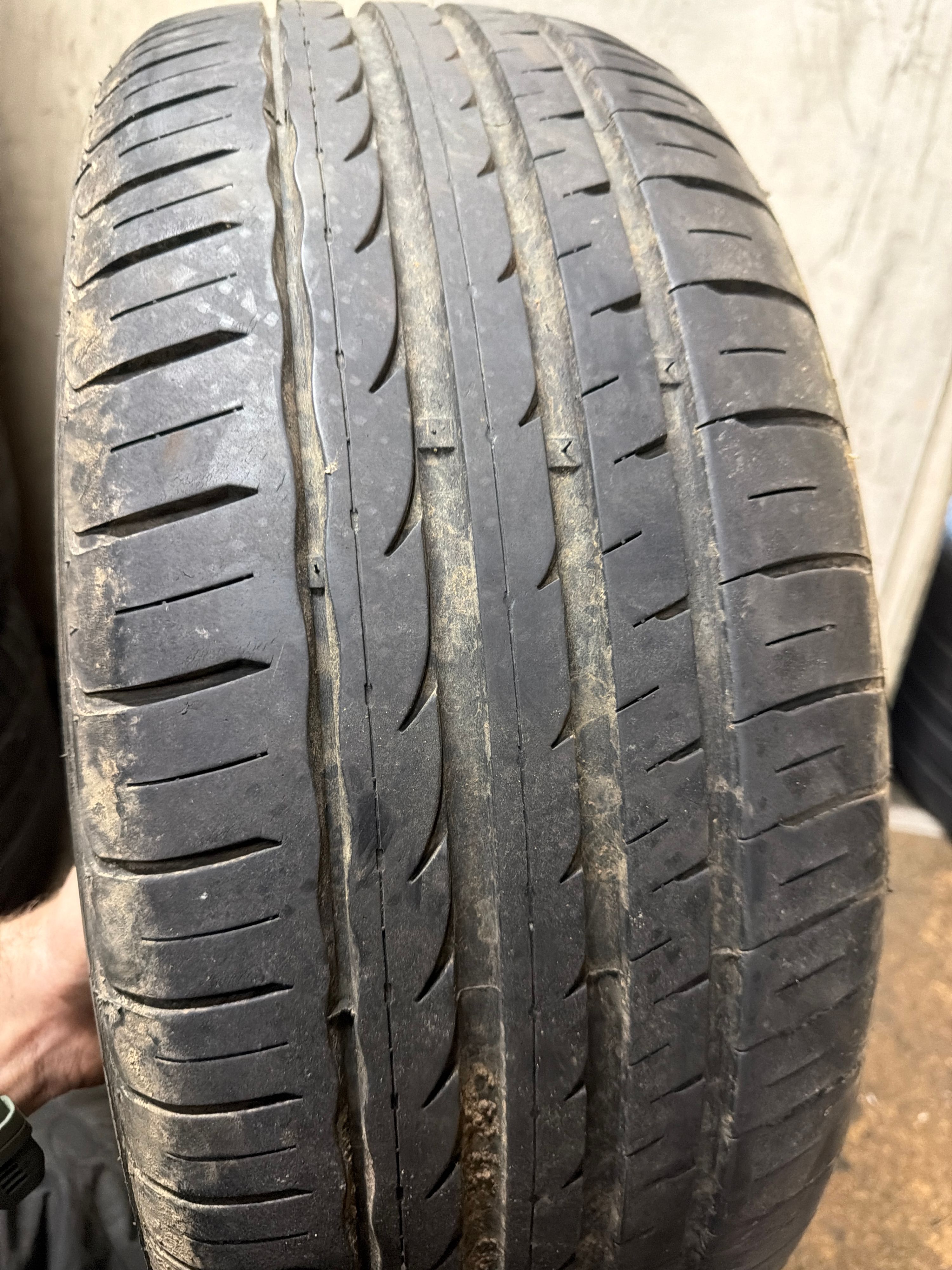 225/55R17 — Rovelo Sport A1