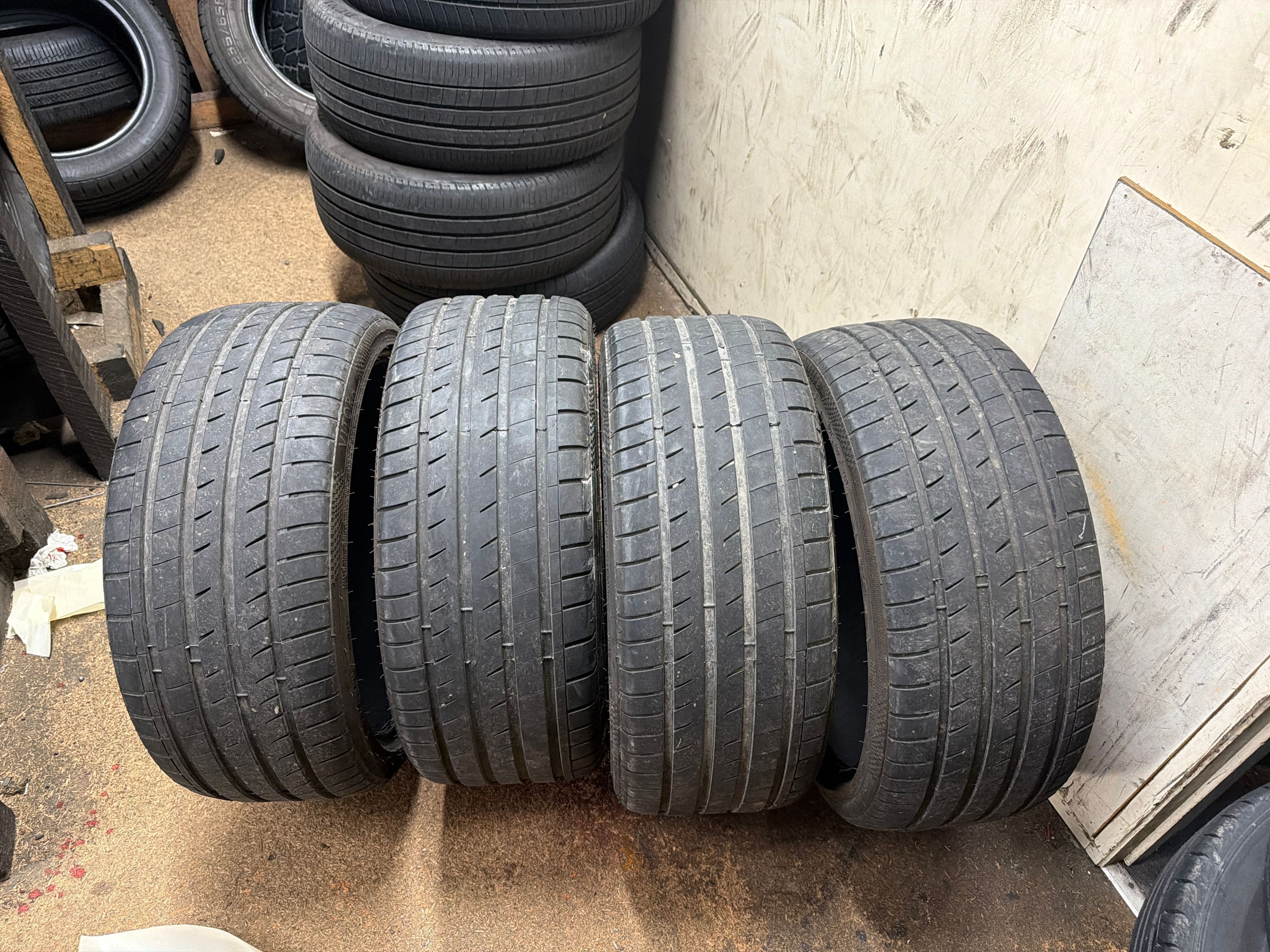 245/35R20 — Vitora Sport Life