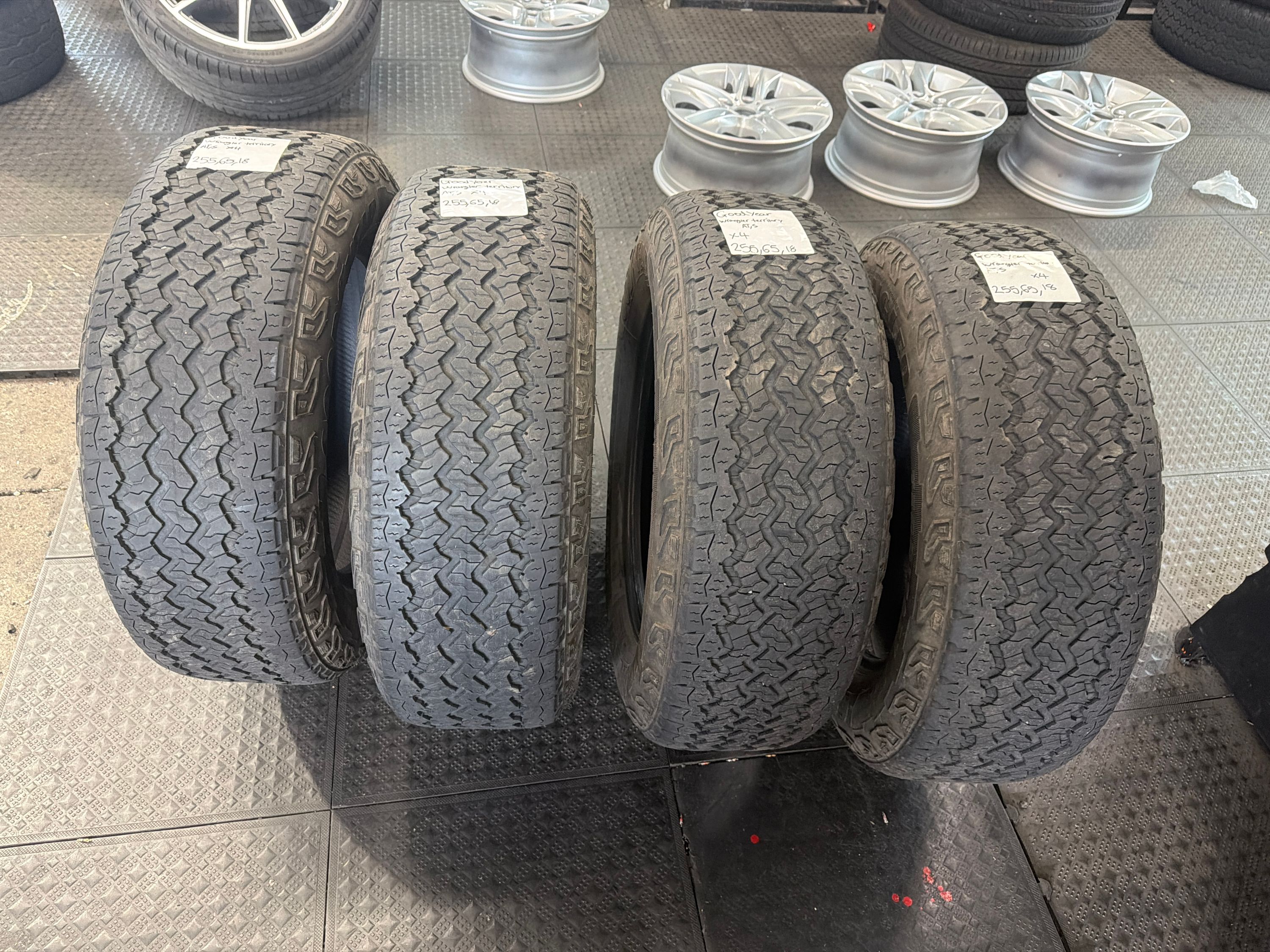 255/65R18 — Goodyear Wrangler Territory AT/S