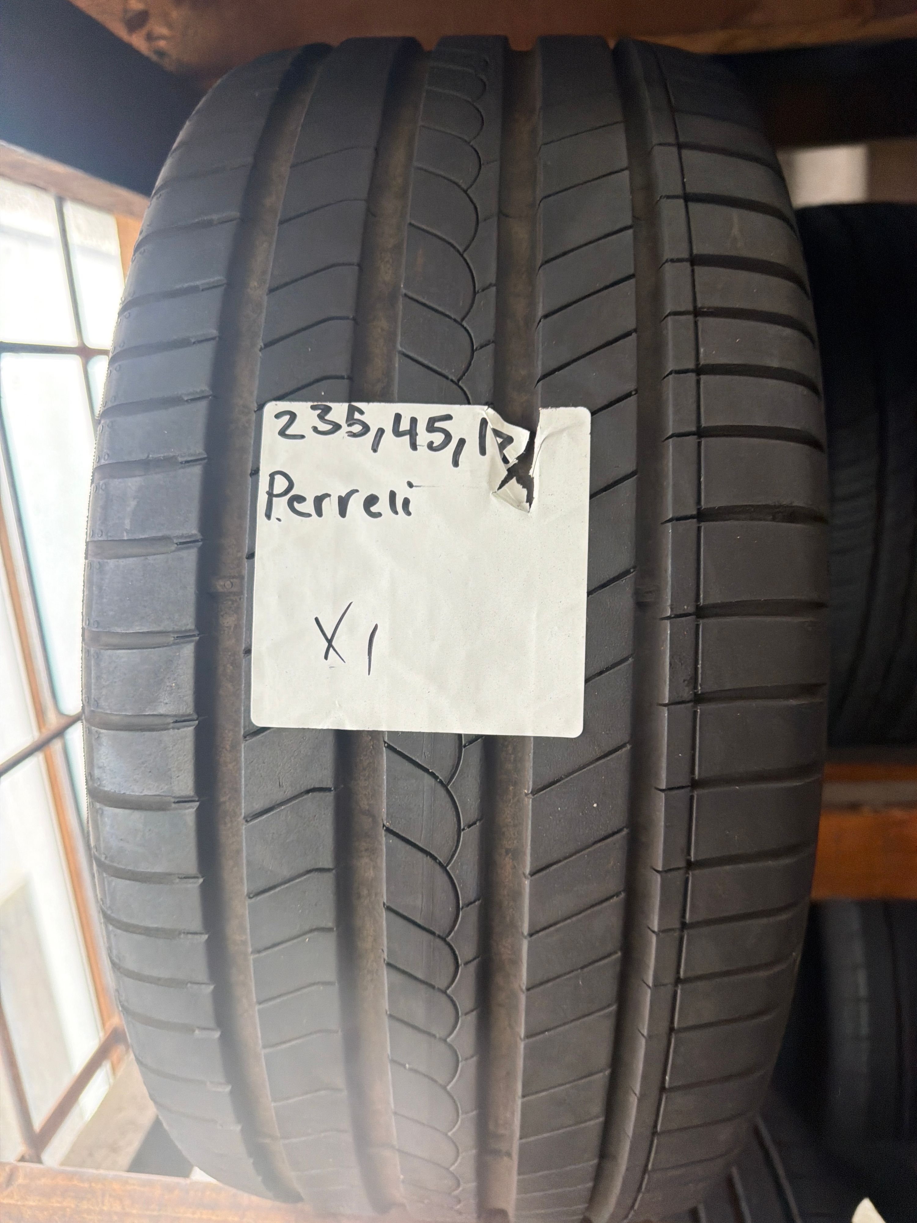 235/45R17 — Pirelli Cinturato Rosso