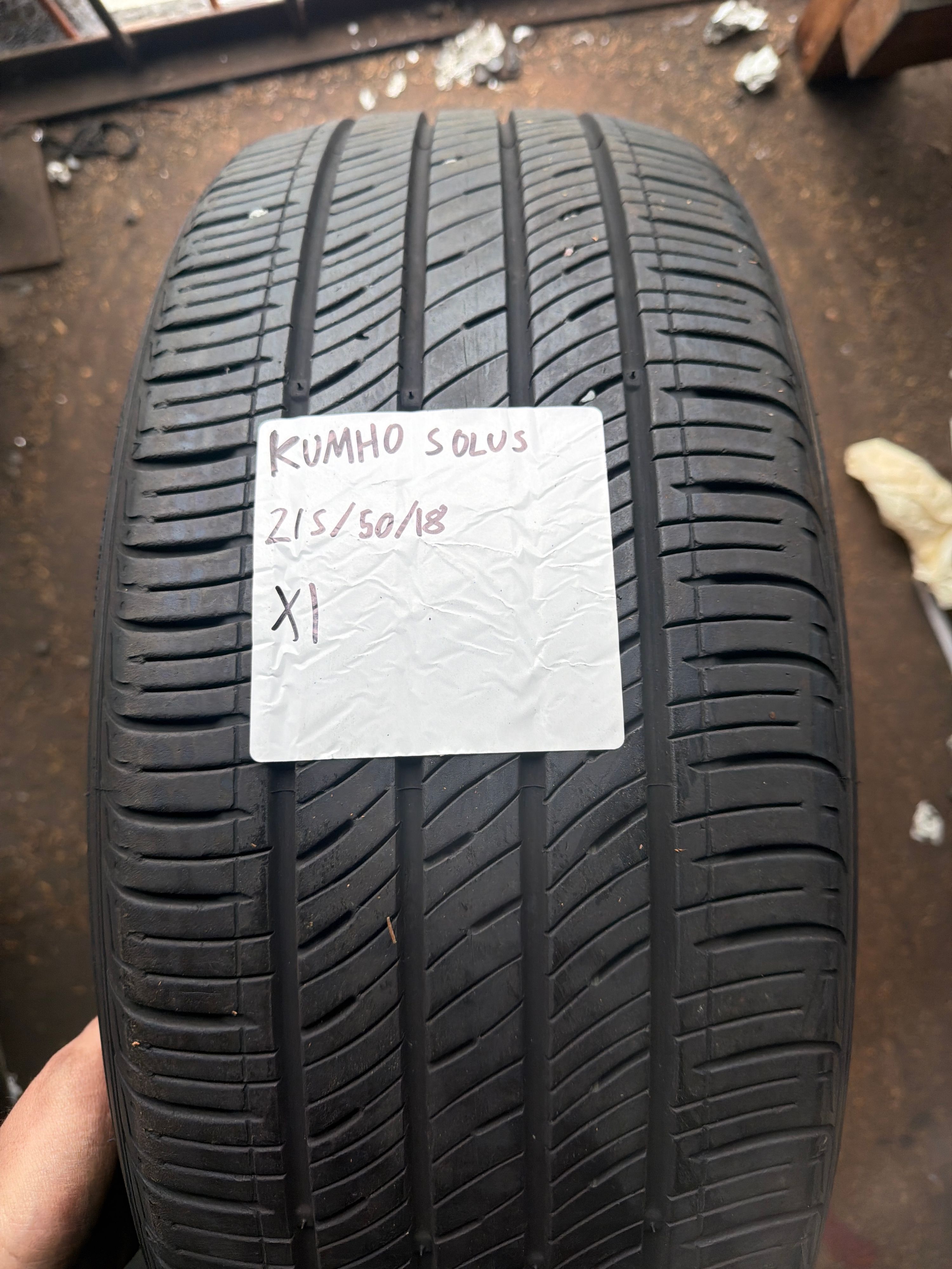 215/55R17 — Kumho Solus TA31