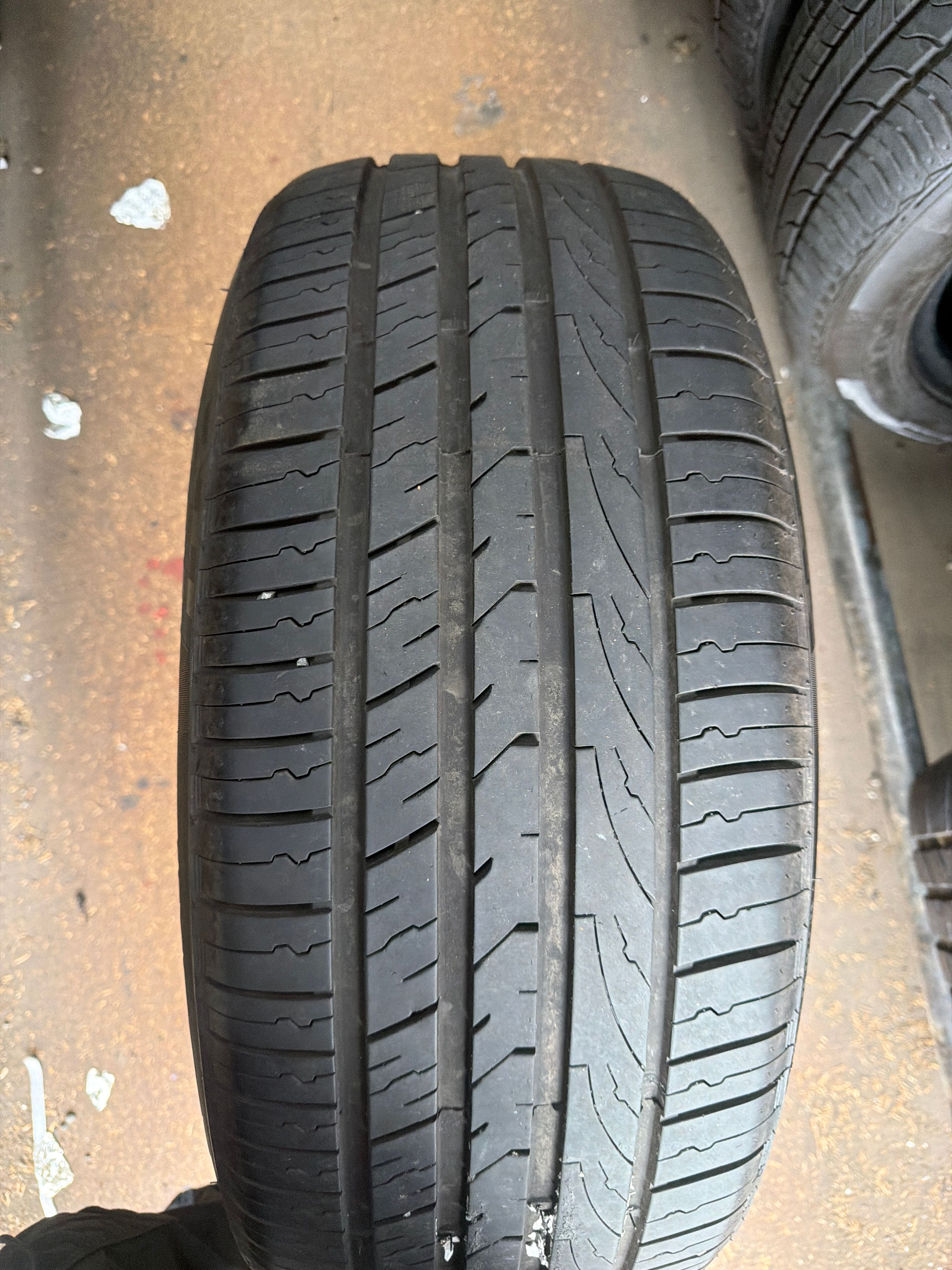 255/55R19 — Zeta Impero