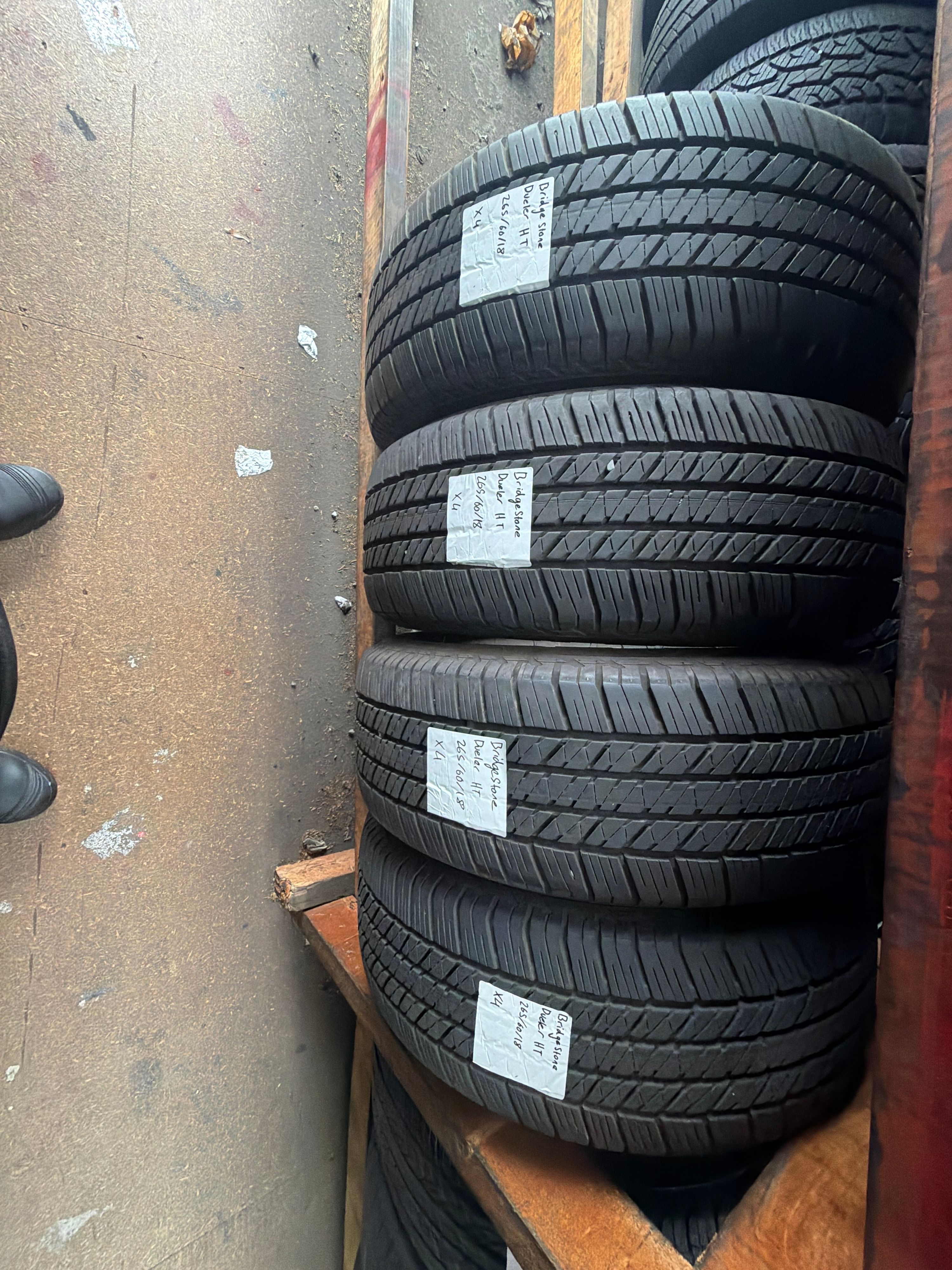 265/60R18 — Bridgestone Dueler HT