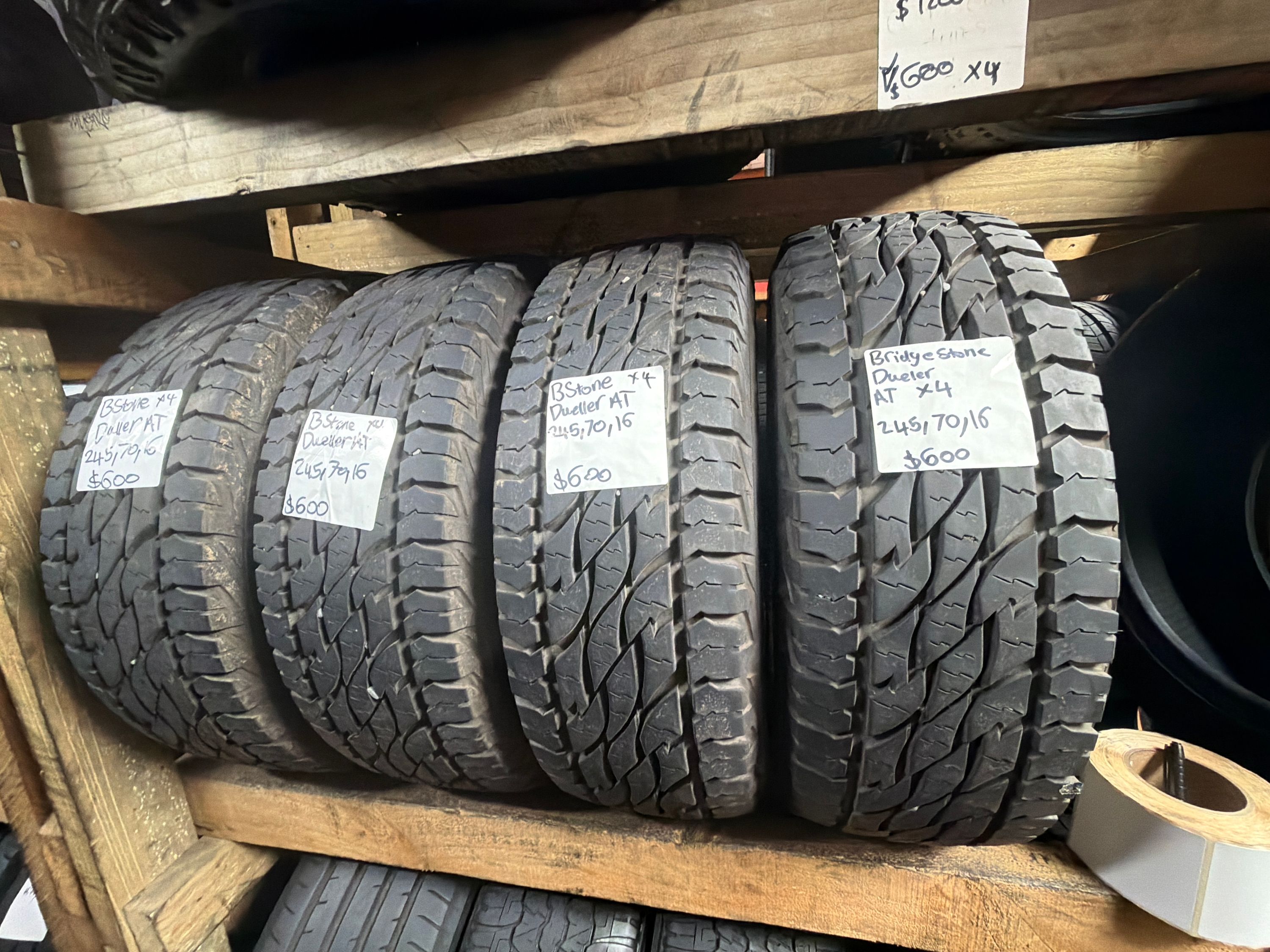 245/70R16 — Bridgestone Dueler A/T 697