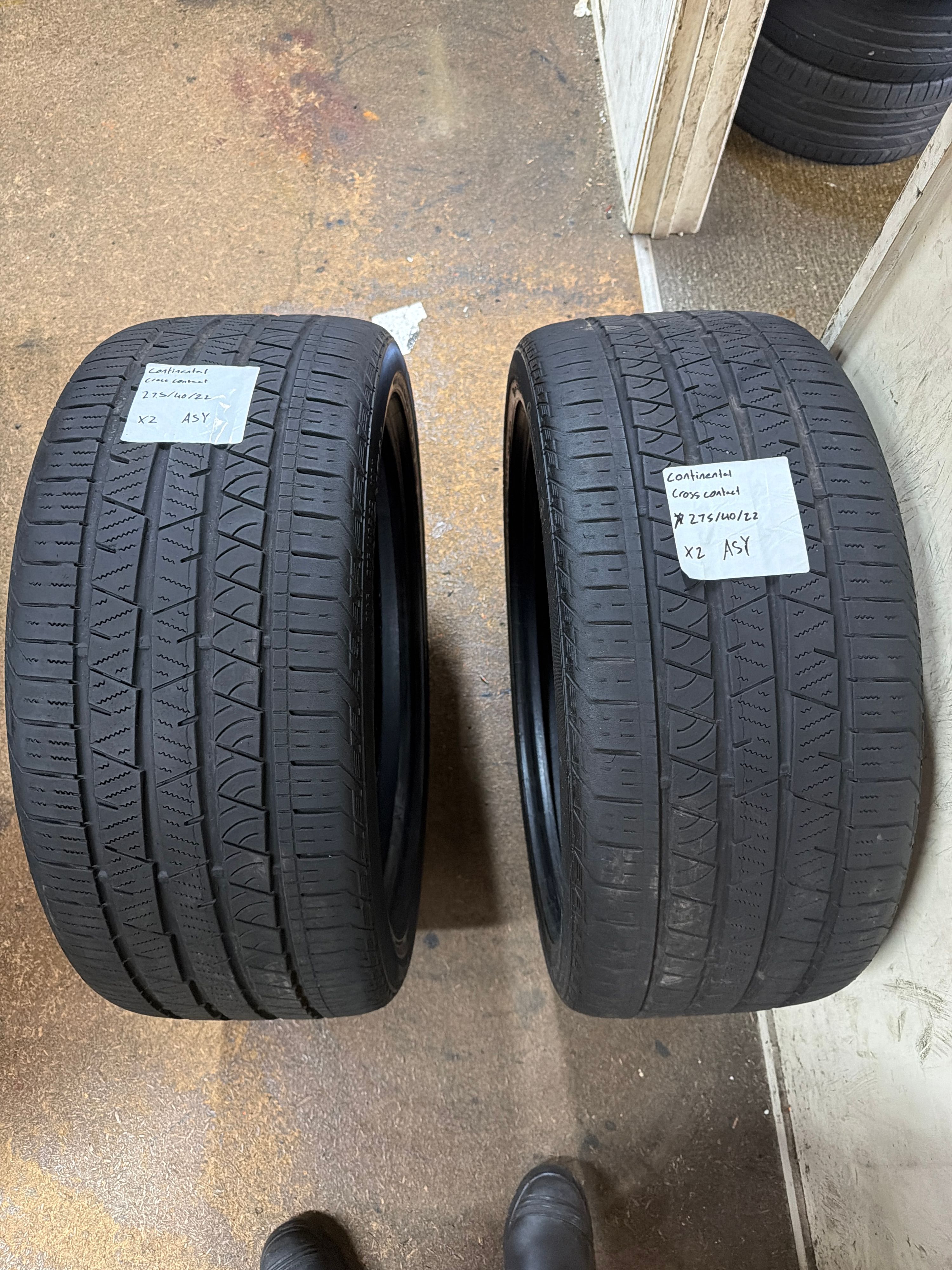 275/40R22 — Continental CrossContact