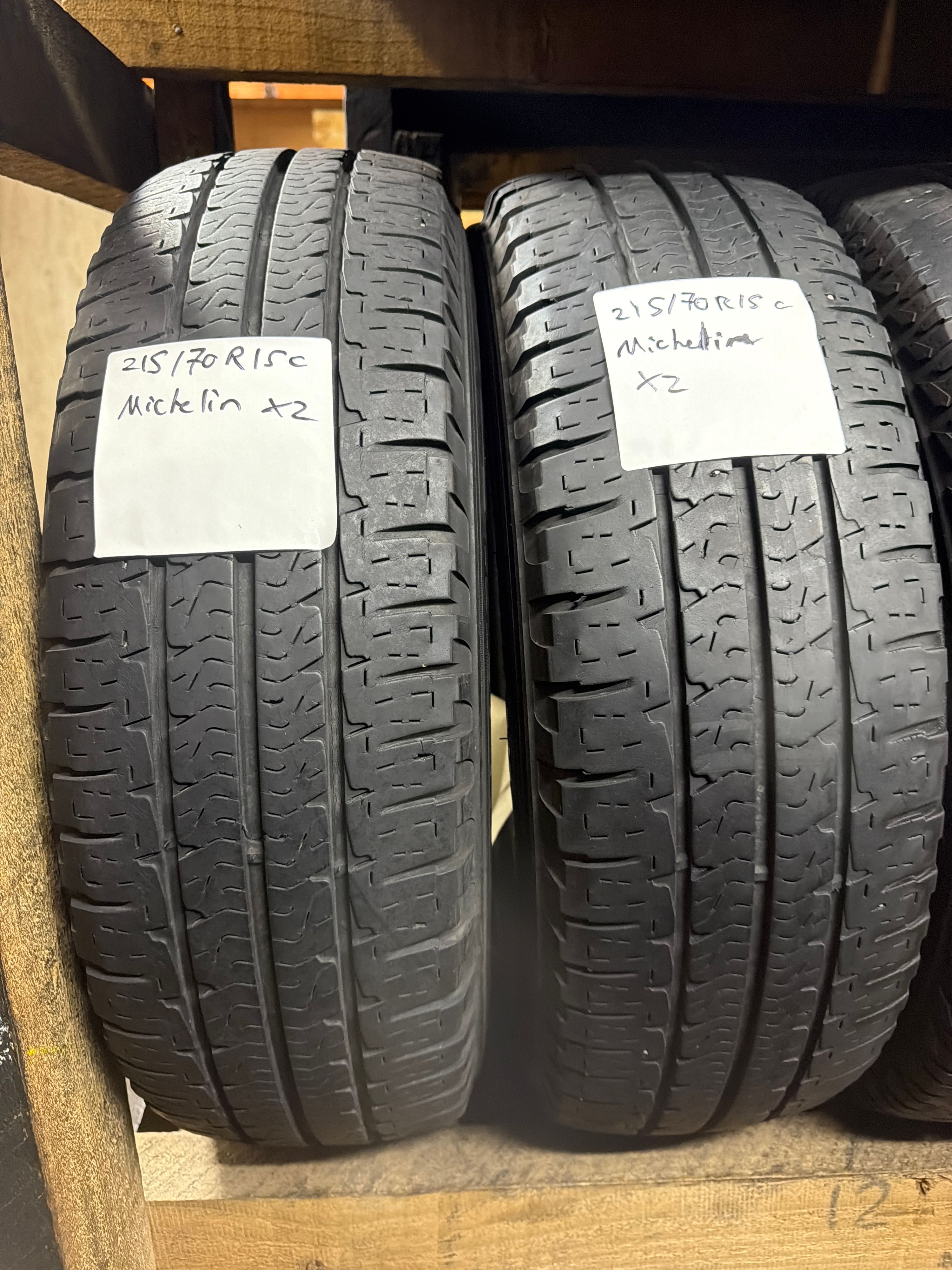215/70R15 — Michelin Agilis