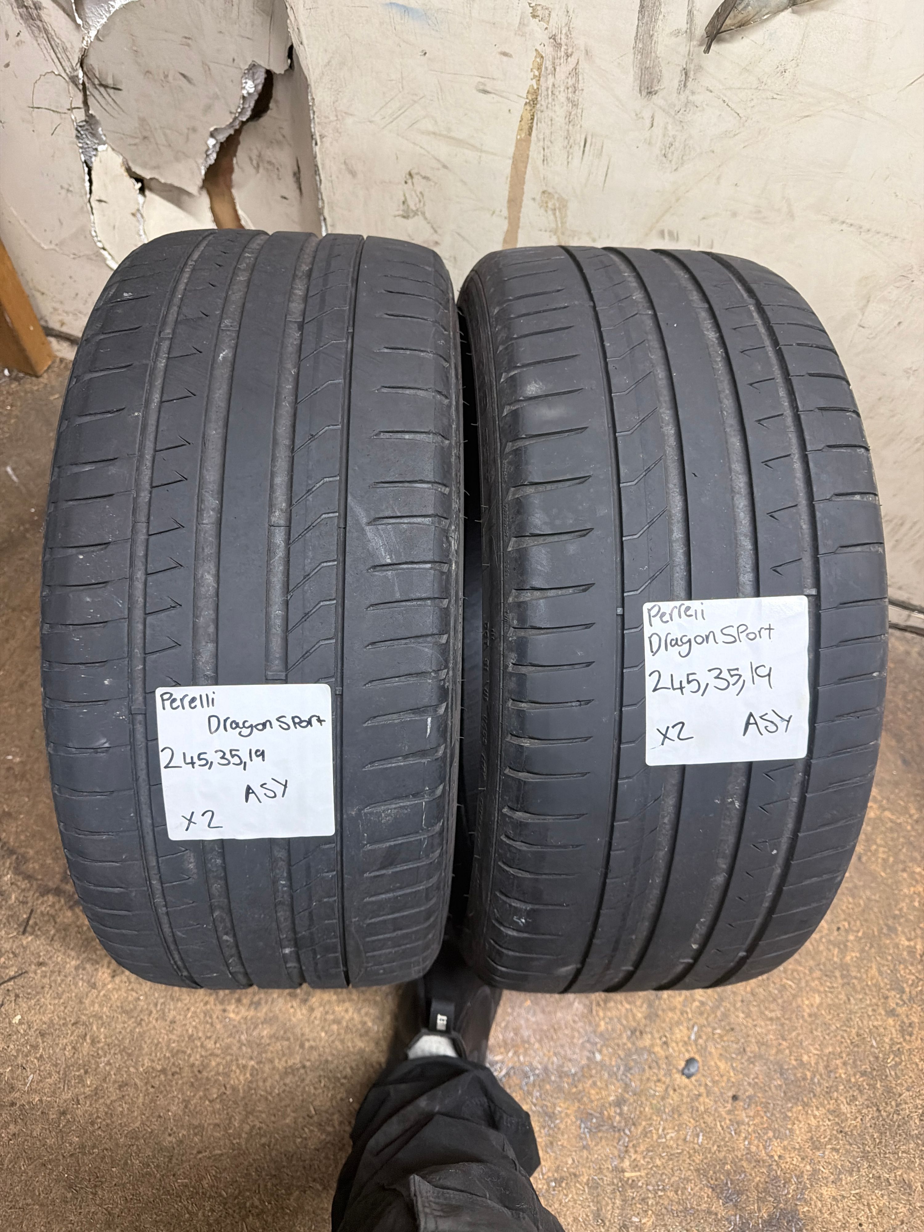 245/35R19 — Pirelli Dragon Sport
