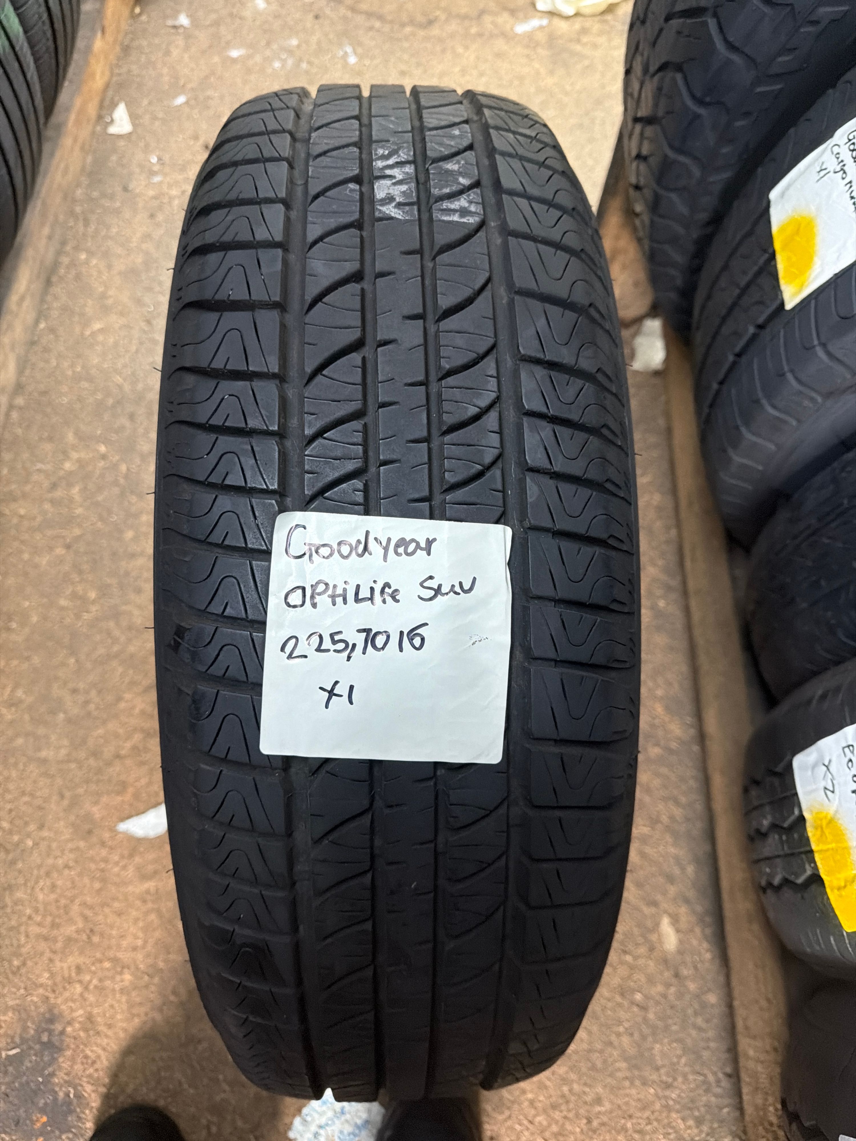 225/70R16 — Goodyear Optilife SUV