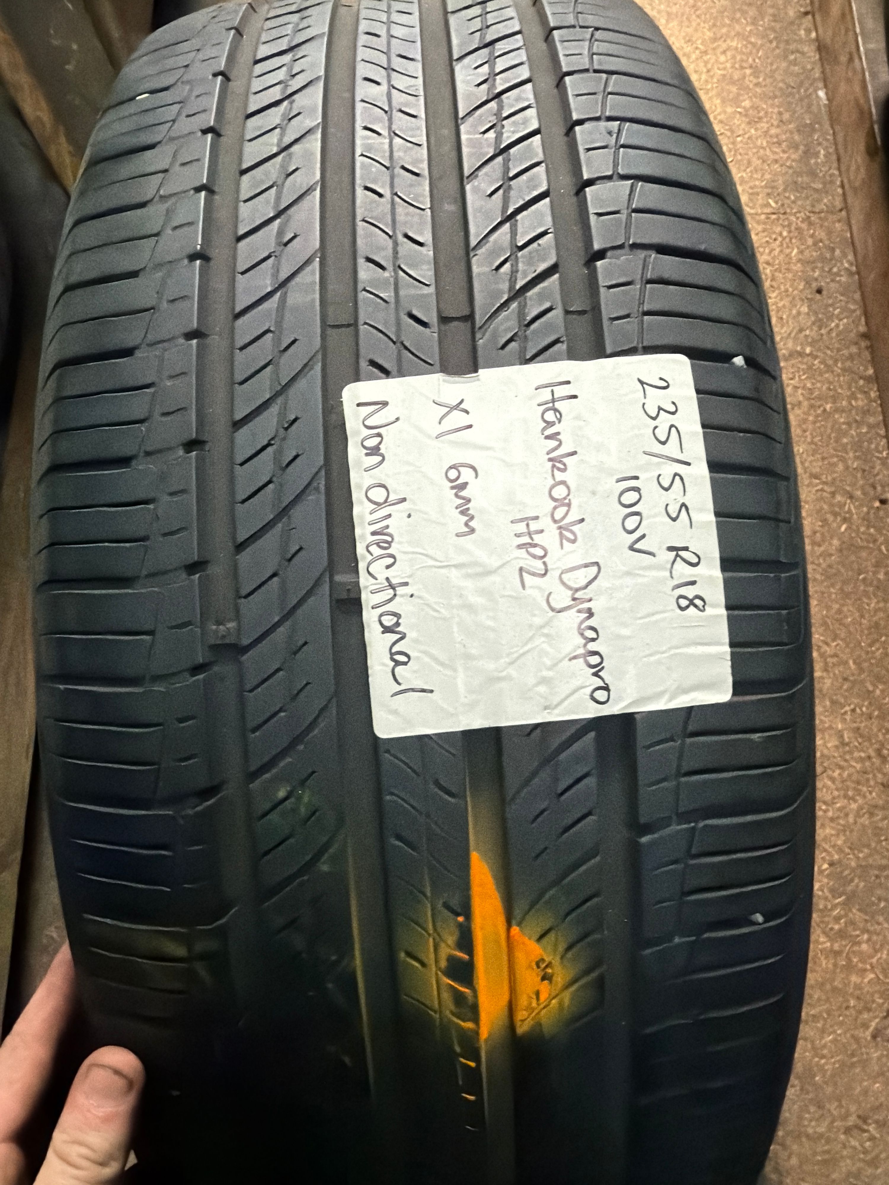235/55R19 — Hankook Dynapro HP2