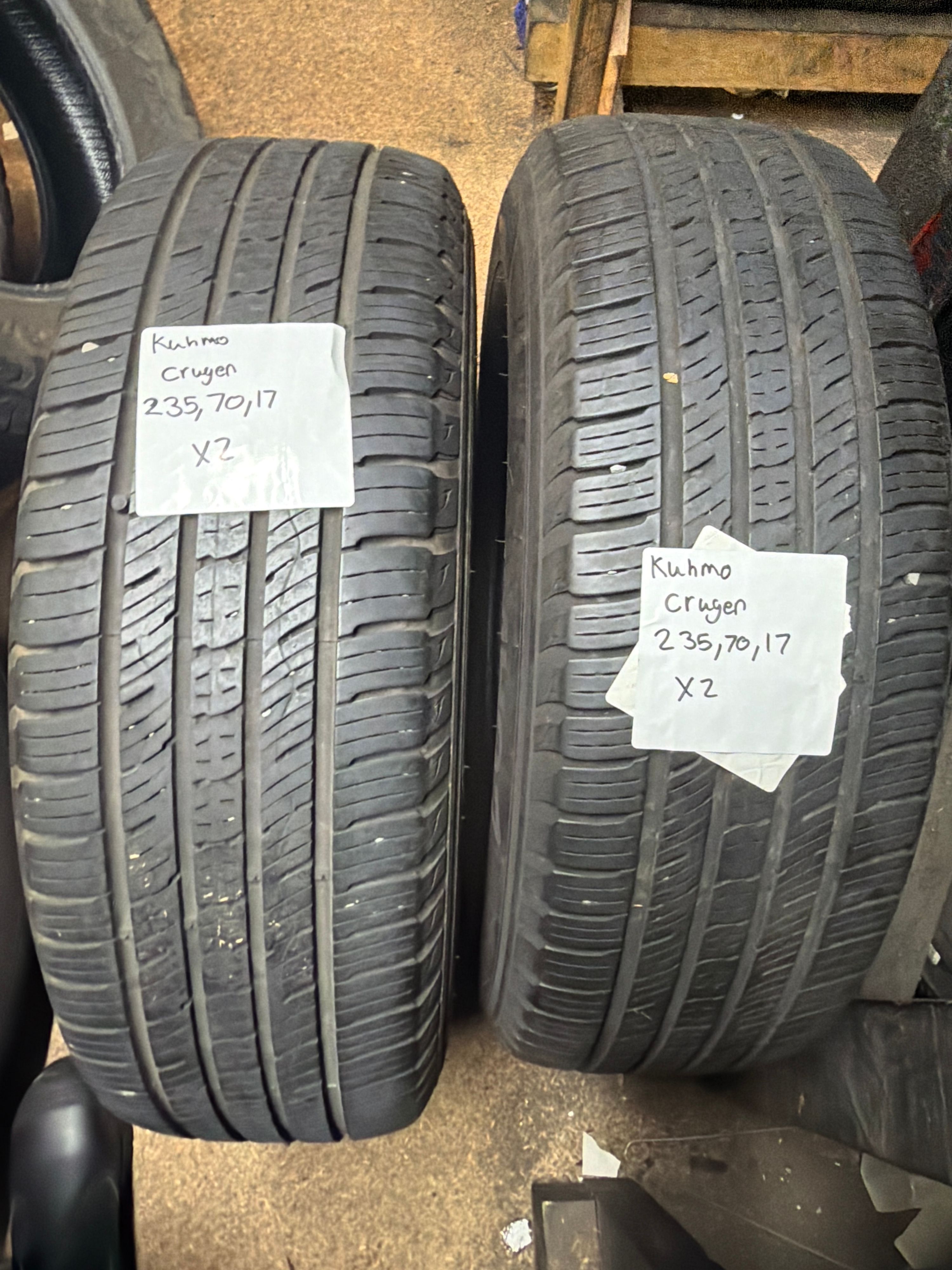 235/70R17 — Kumho Crugen Premium