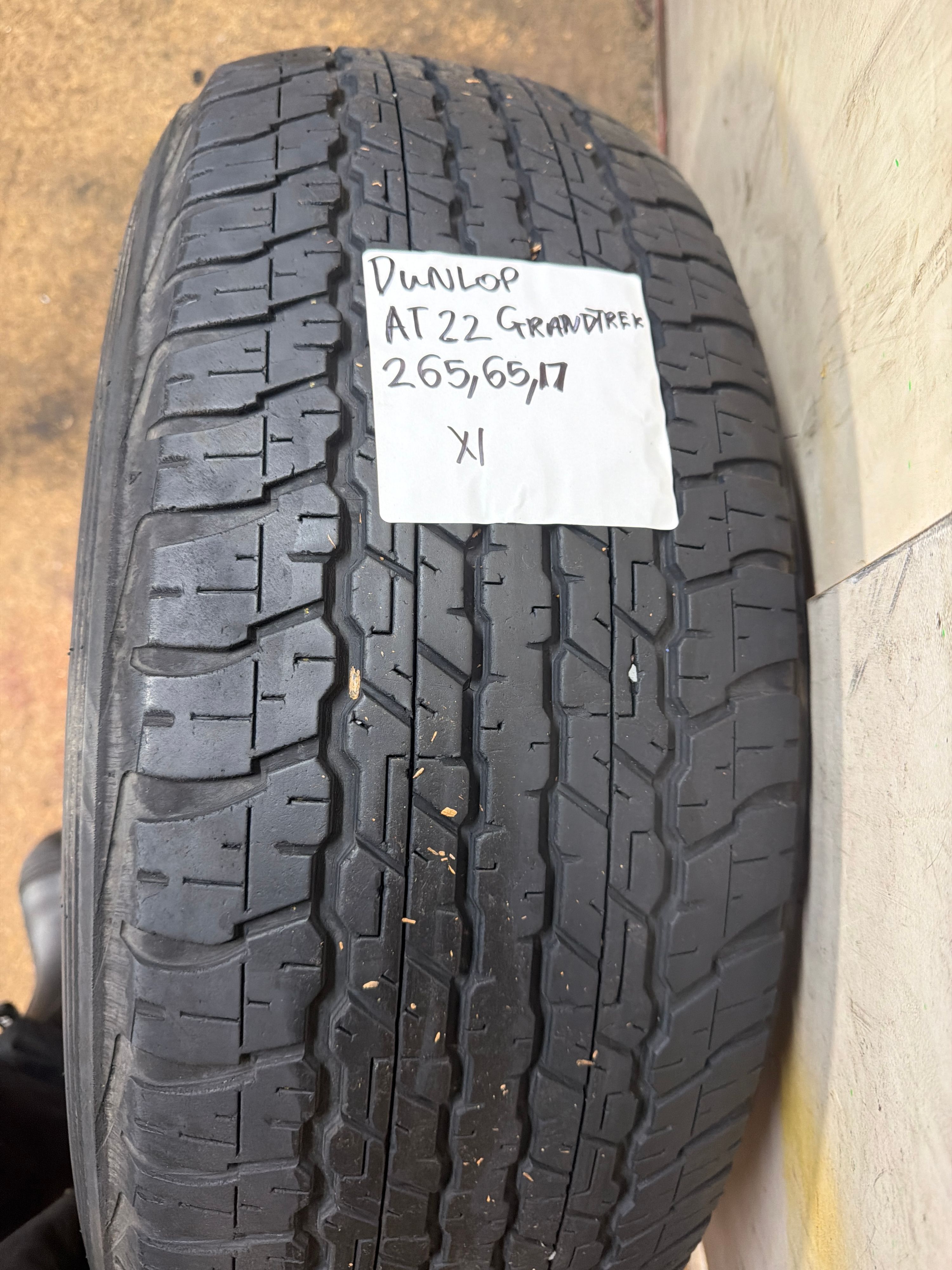 265/65R17 — Dunlop Grandtrek AT22