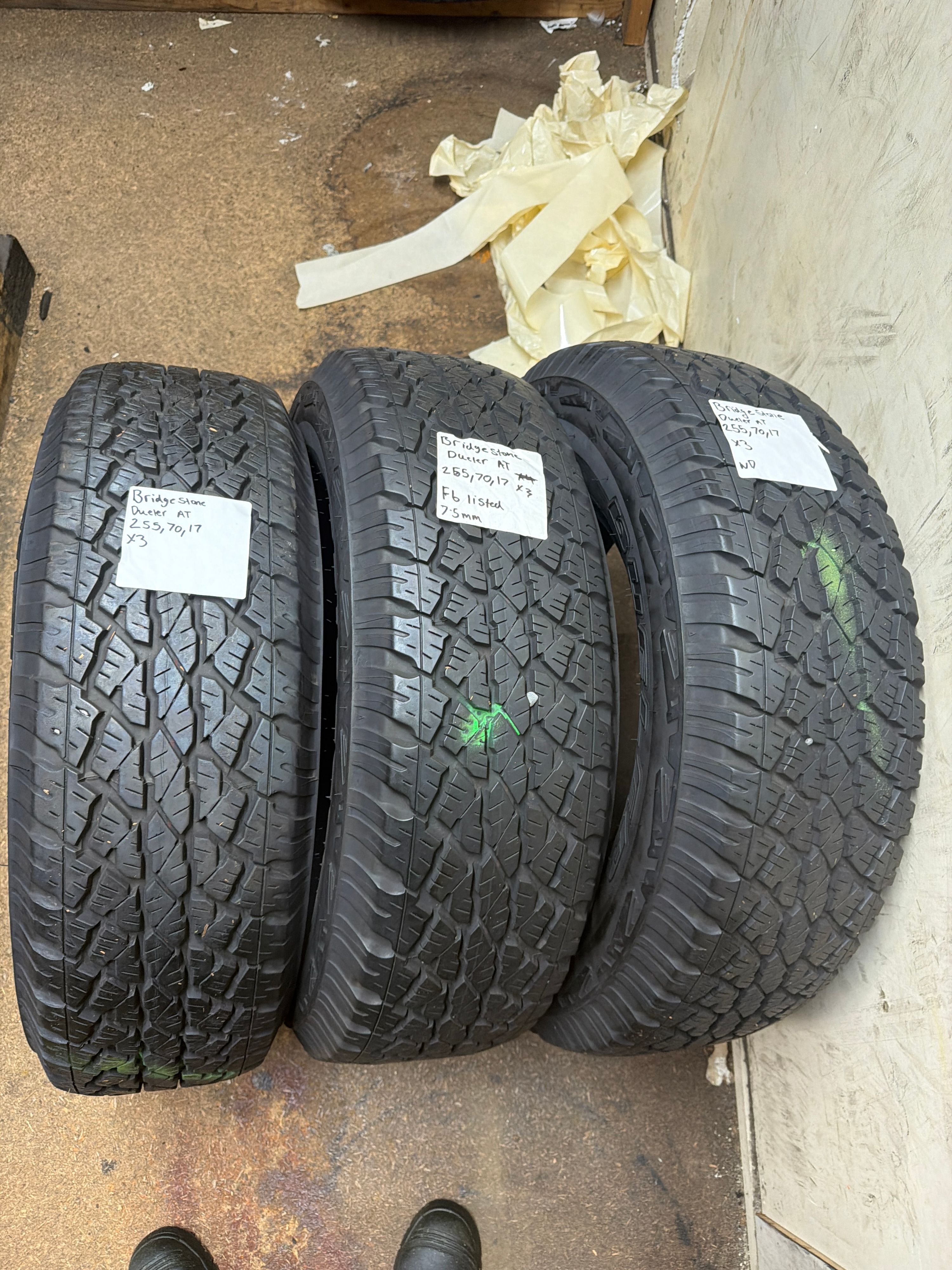 255/70R17 — Bridgestone Dueler A/T
