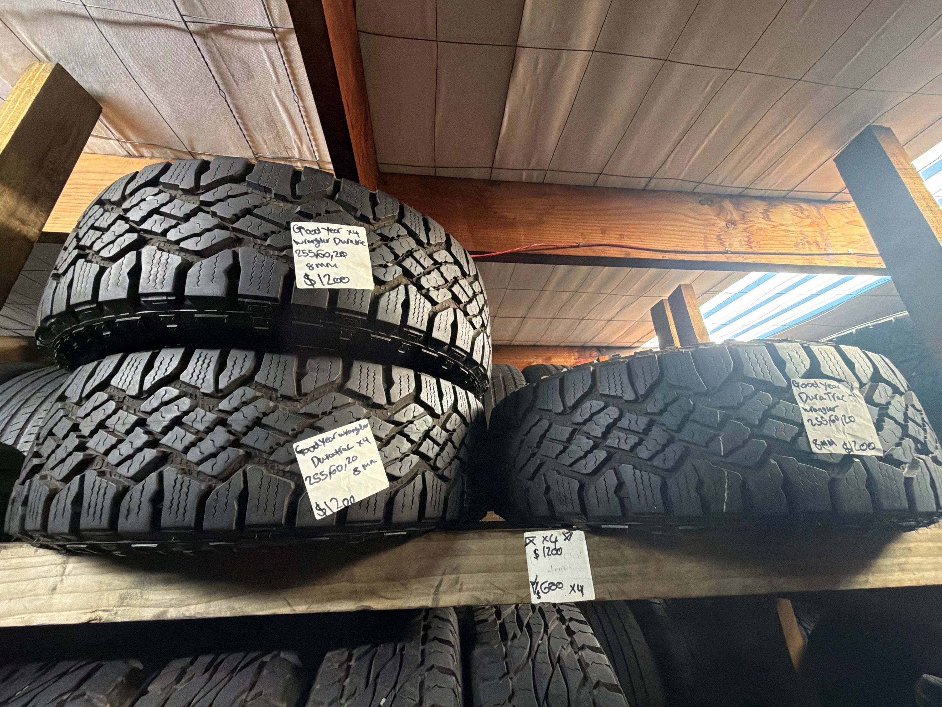 285/65R20 — Goodyear Wrangler DURATRAC