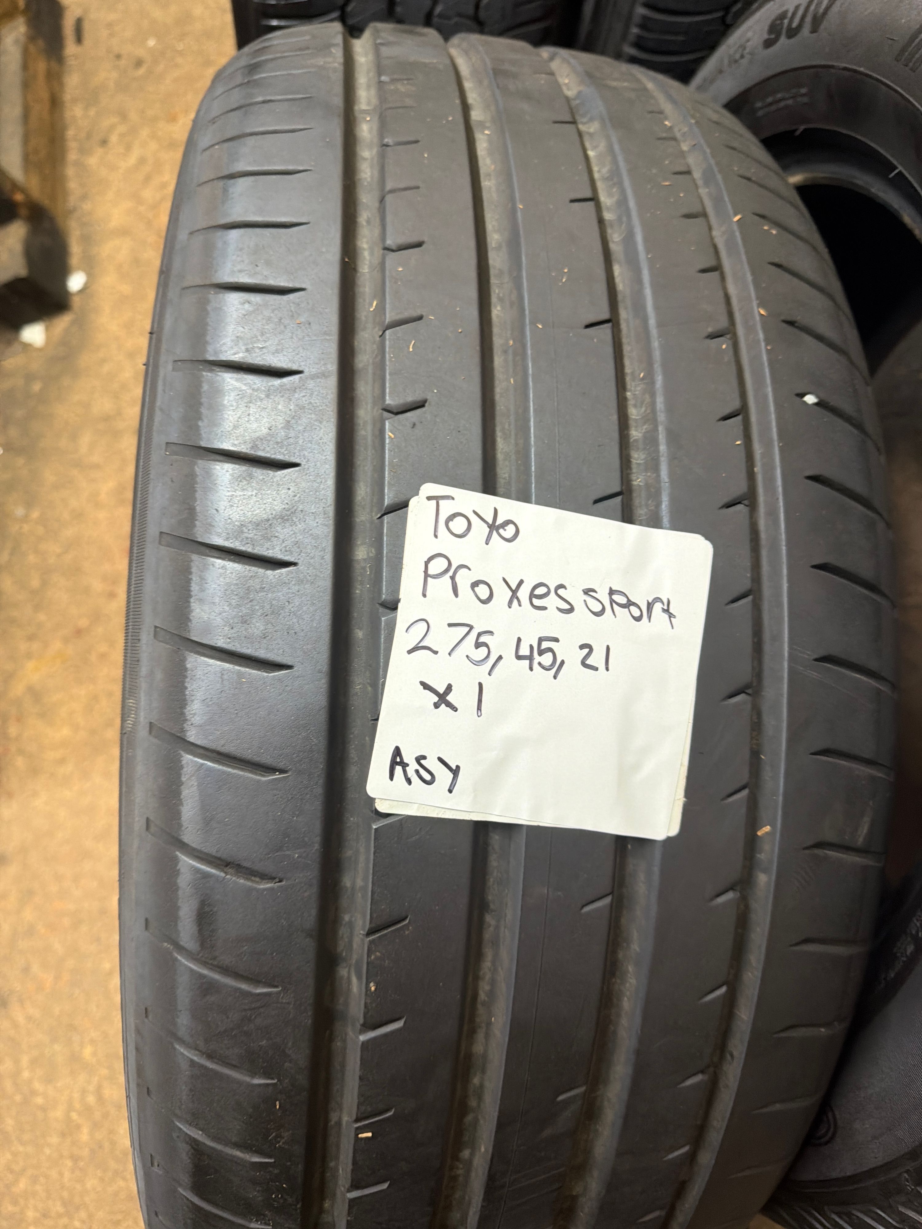 275/45R21 — Toyo Proxes Sport