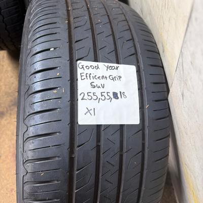 255/55R18 — Goodyear EfficientGrip Performance