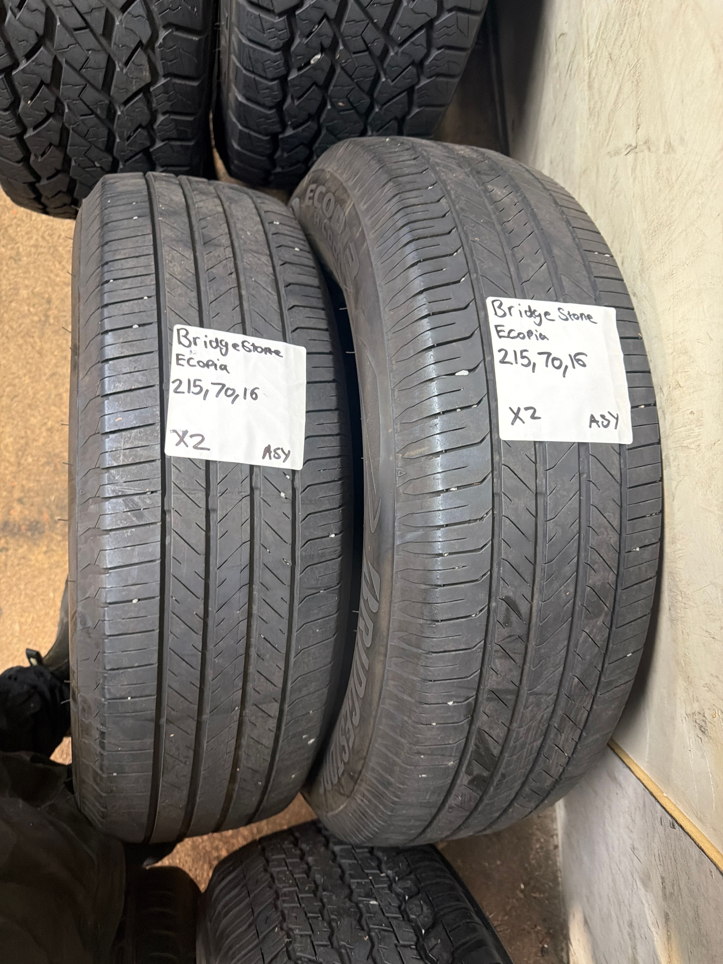 215/70R16 — Bridgestone Ecopia H/L 001