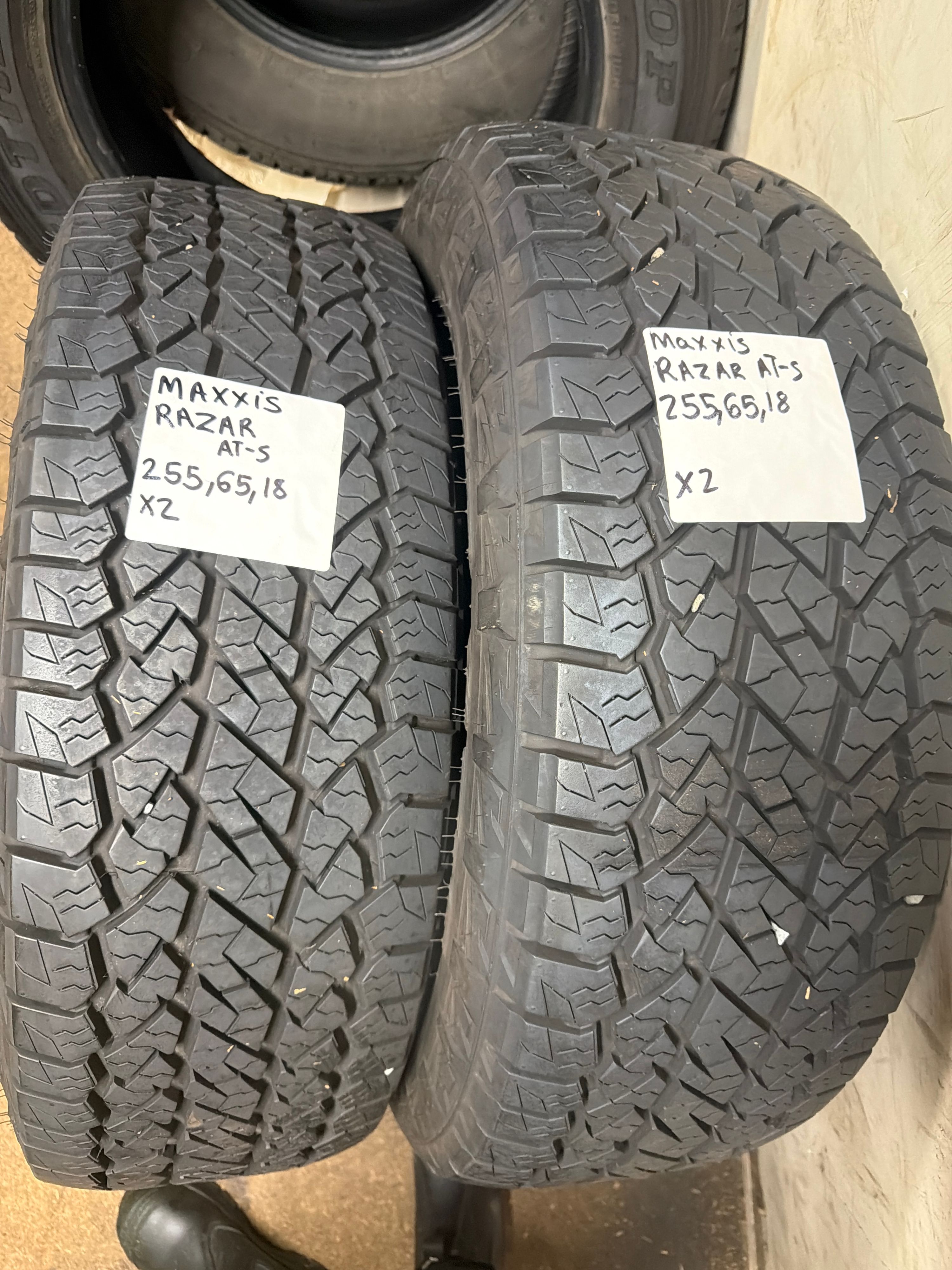 255/65R18 — Maxxis Razr AT-S